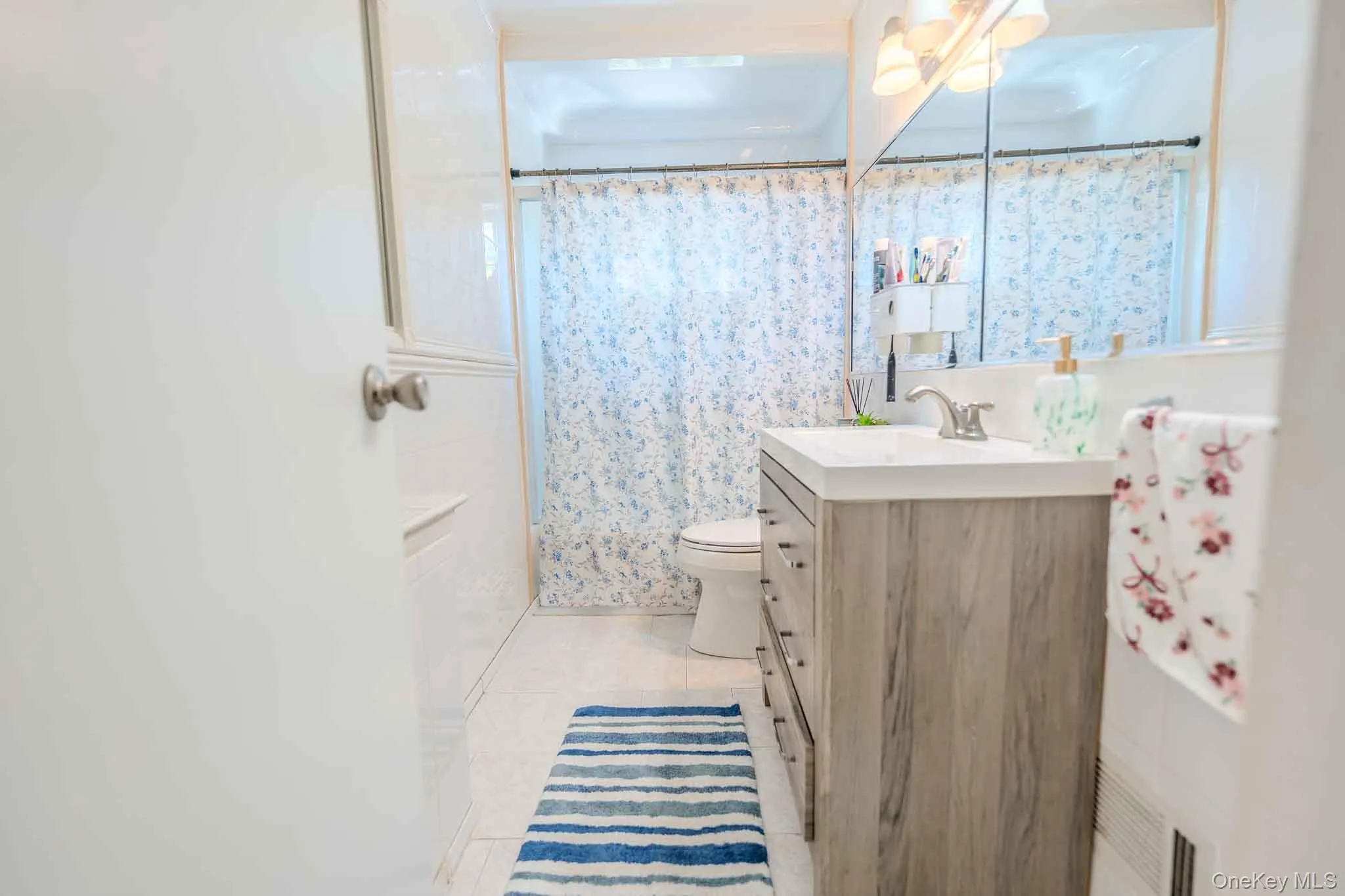 337 Burr Road, Huntington, NY, 4 Bedrooms Bedrooms, 6 Rooms Rooms,3 BathroomsBathrooms,Residential,For Rent,Burr,0,1029083 337 Burr Road, Huntington, NY, 4 Bedrooms Bedrooms, 6 Rooms Rooms,3 BathroomsBathrooms,Residential,For Rent,Burr,0,1029083