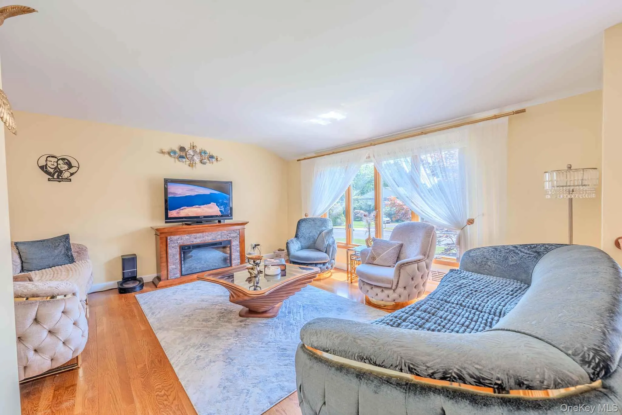 337 Burr Road, Huntington, NY, 4 Bedrooms Bedrooms, 6 Rooms Rooms,3 BathroomsBathrooms,Residential,For Rent,Burr,0,1029083 337 Burr Road, Huntington, NY, 4 Bedrooms Bedrooms, 6 Rooms Rooms,3 BathroomsBathrooms,Residential,For Rent,Burr,0,1029083