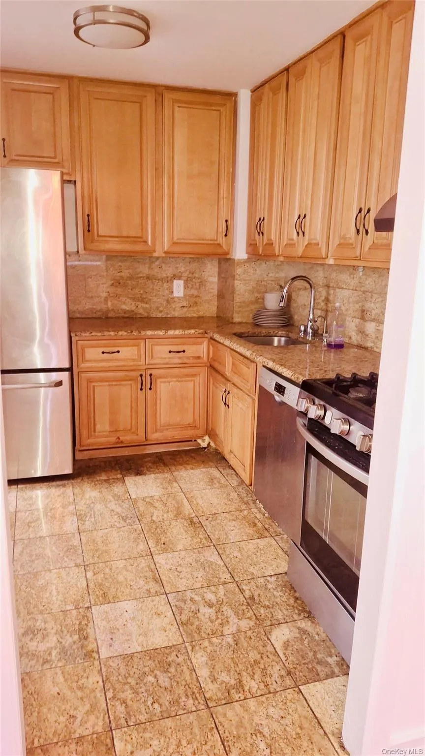 139 Hopkins Street, New York, NY, 2 Bedrooms Bedrooms, 6 Rooms Rooms,1 BathroomBathrooms,Residential Lease,For Rent,Hopkins,0,1029085 139 Hopkins Street, New York, NY, 2 Bedrooms Bedrooms, 6 Rooms Rooms,1 BathroomBathrooms,Residential Lease,For Rent,Hopkins,0,1029085