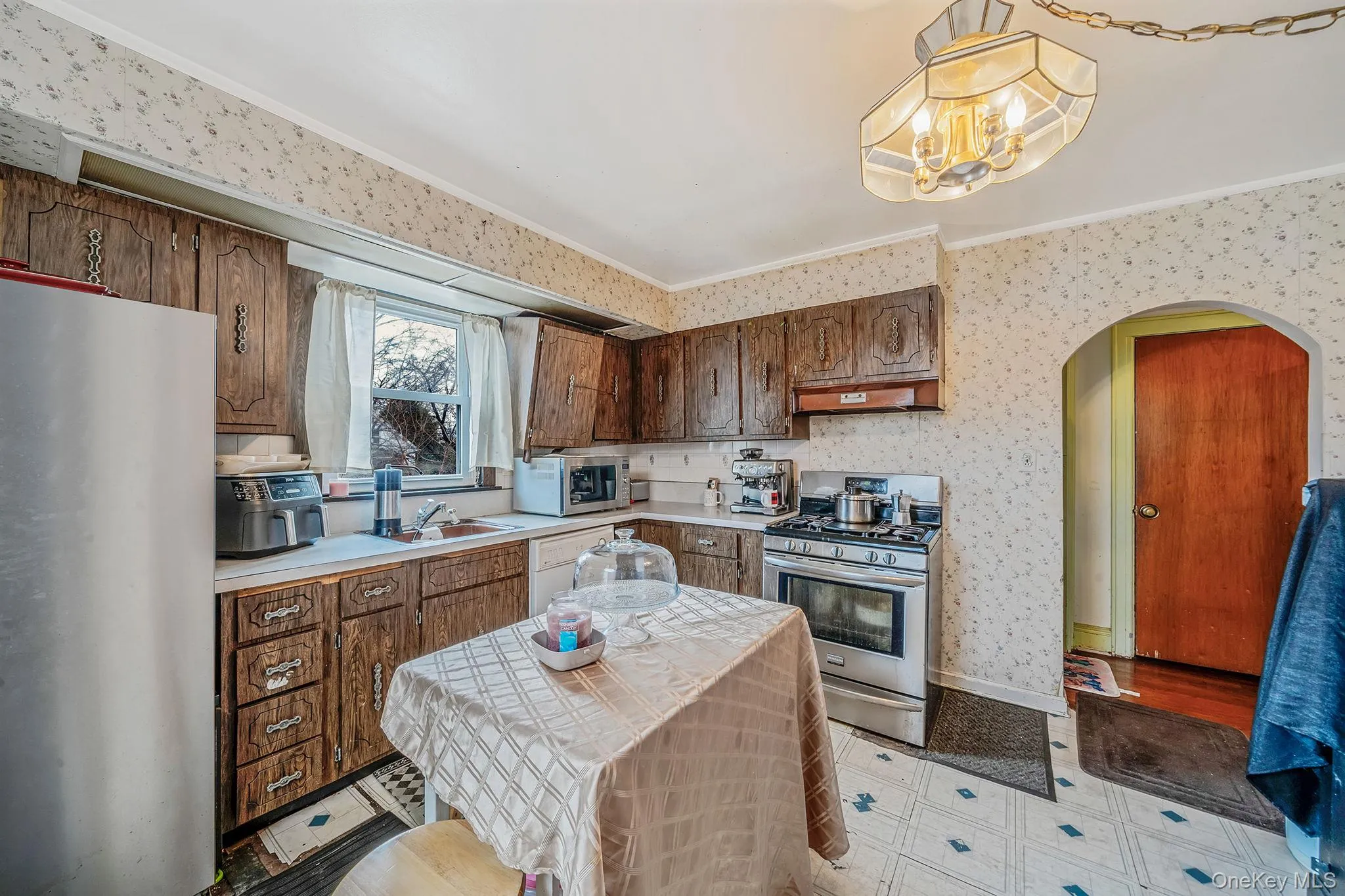 12 Edna Court, Hempstead, NY, 3 Bedrooms Bedrooms, 9 Rooms Rooms,2 BathroomsBathrooms,Residential,For Rent,Edna,0,1029086 12 Edna Court, Hempstead, NY, 3 Bedrooms Bedrooms, 9 Rooms Rooms,2 BathroomsBathrooms,Residential,For Rent,Edna,0,1029086