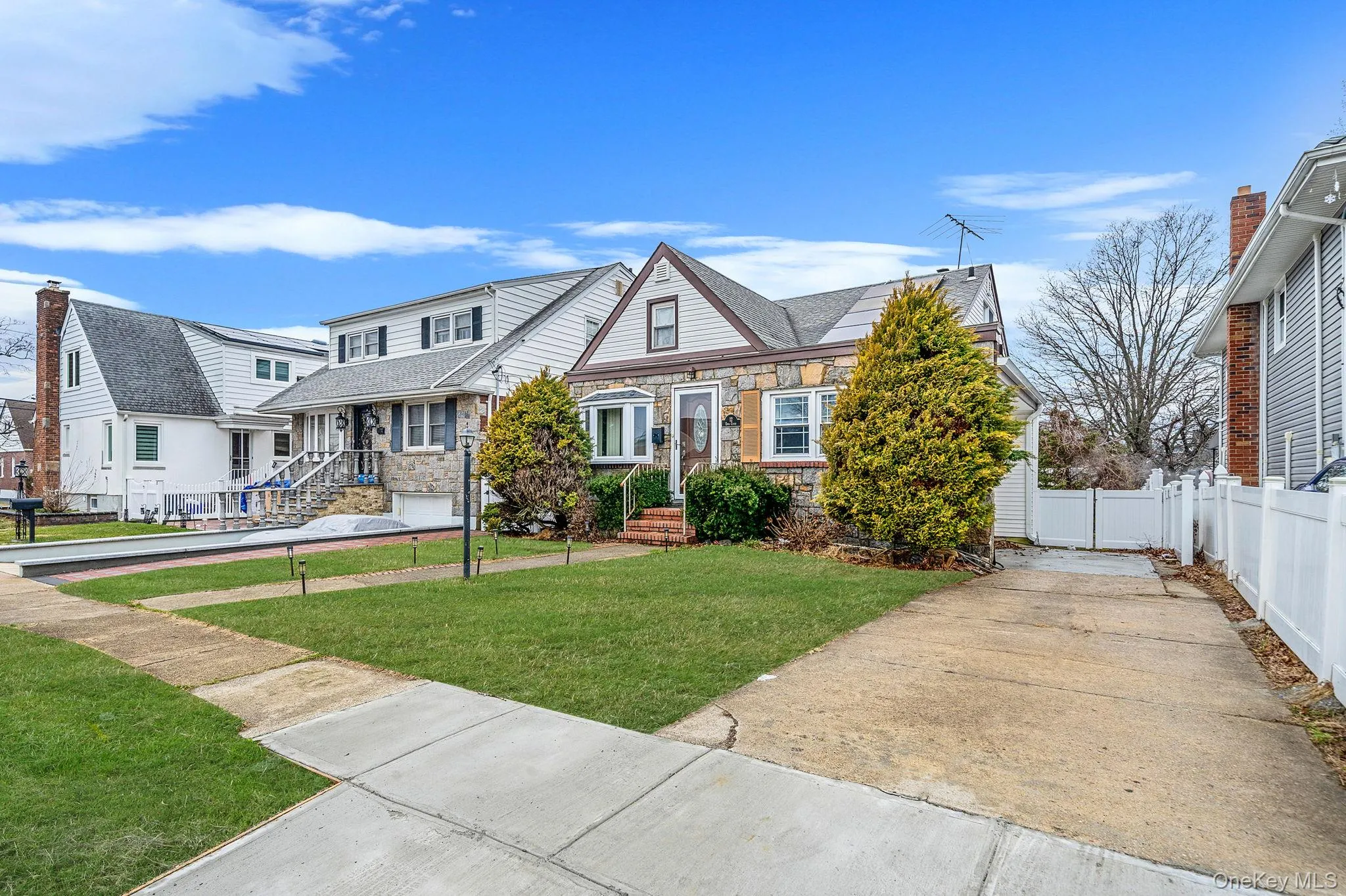 12 Edna Court, Hempstead, NY, 3 Bedrooms Bedrooms, 9 Rooms Rooms,2 BathroomsBathrooms,Residential,For Rent,Edna,0,1029086 12 Edna Court, Hempstead, NY, 3 Bedrooms Bedrooms, 9 Rooms Rooms,2 BathroomsBathrooms,Residential,For Rent,Edna,0,1029086
