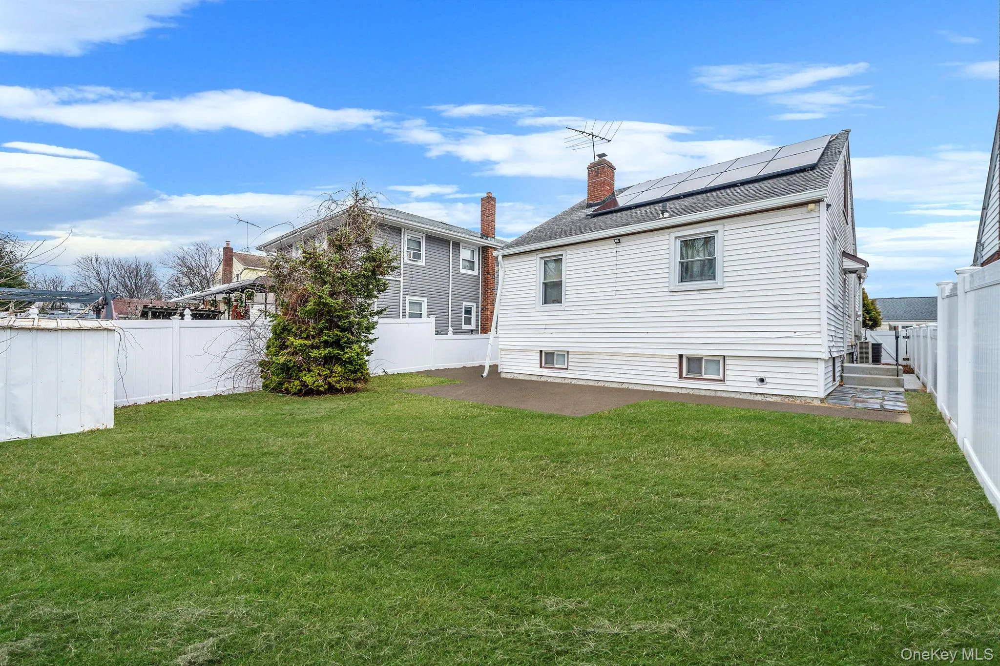 12 Edna Court, Hempstead, NY, 3 Bedrooms Bedrooms, 9 Rooms Rooms,2 BathroomsBathrooms,Residential,For Rent,Edna,0,1029086 12 Edna Court, Hempstead, NY, 3 Bedrooms Bedrooms, 9 Rooms Rooms,2 BathroomsBathrooms,Residential,For Rent,Edna,0,1029086