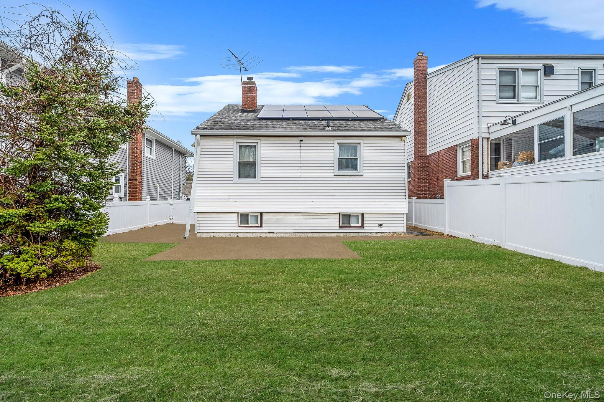12 Edna Court, Hempstead, NY, 3 Bedrooms Bedrooms, 9 Rooms Rooms,2 BathroomsBathrooms,Residential,For Rent,Edna,0,1029086 12 Edna Court, Hempstead, NY, 3 Bedrooms Bedrooms, 9 Rooms Rooms,2 BathroomsBathrooms,Residential,For Rent,Edna,0,1029086