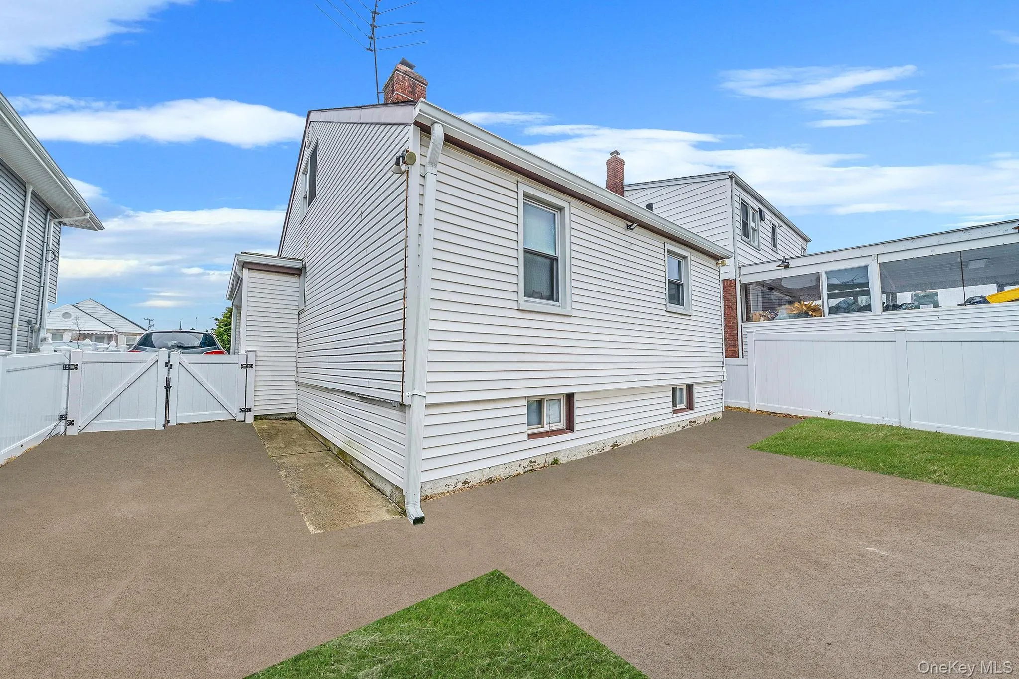 12 Edna Court, Hempstead, NY, 3 Bedrooms Bedrooms, 9 Rooms Rooms,2 BathroomsBathrooms,Residential,For Rent,Edna,0,1029086 12 Edna Court, Hempstead, NY, 3 Bedrooms Bedrooms, 9 Rooms Rooms,2 BathroomsBathrooms,Residential,For Rent,Edna,0,1029086