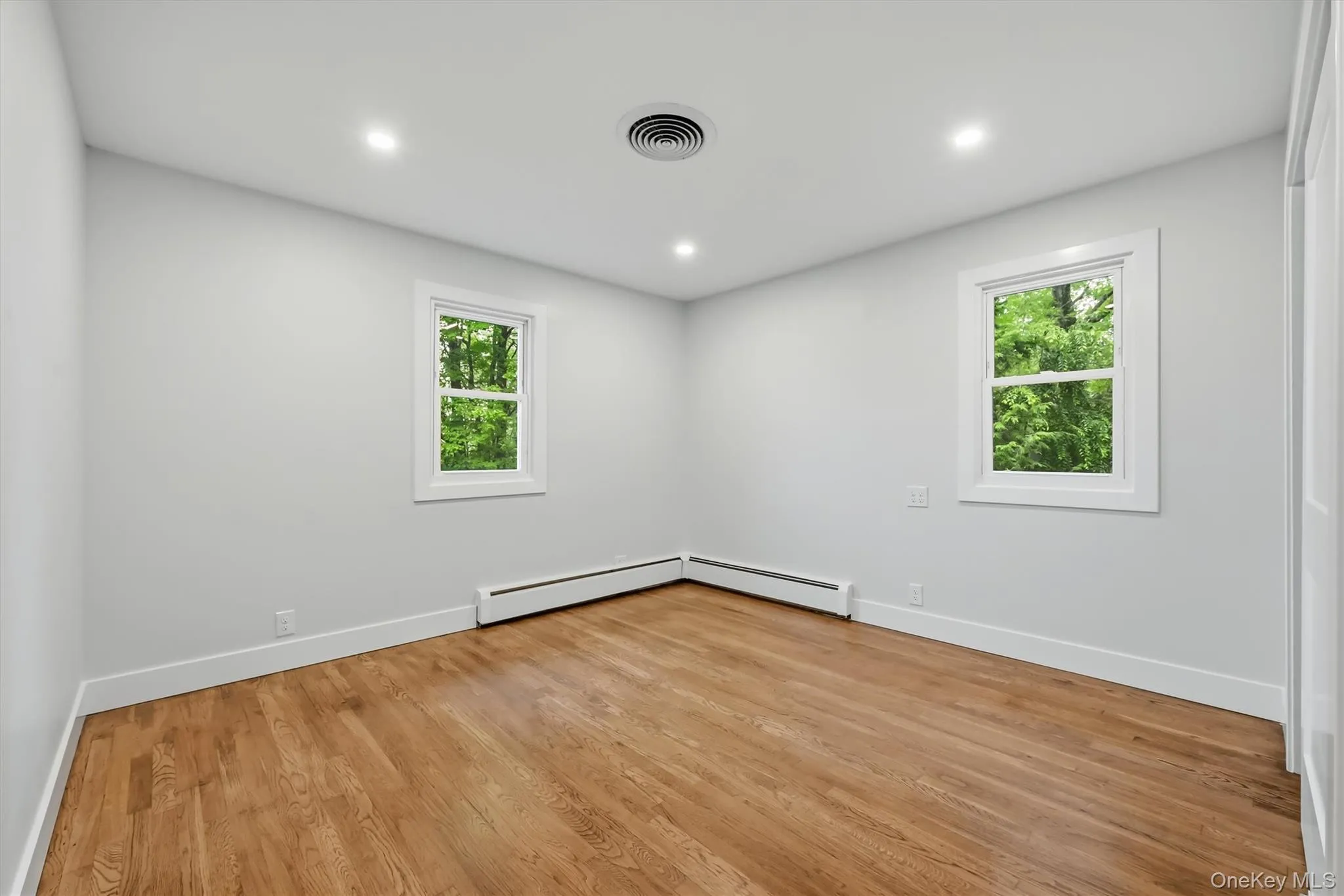 21 Manhattan Avenue, Middletown, NY, 3 Bedrooms Bedrooms, 8 Rooms Rooms,1 BathroomBathrooms,Residential,For Rent,Manhattan,0,1029090 21 Manhattan Avenue, Middletown, NY, 3 Bedrooms Bedrooms, 8 Rooms Rooms,1 BathroomBathrooms,Residential,For Rent,Manhattan,0,1029090