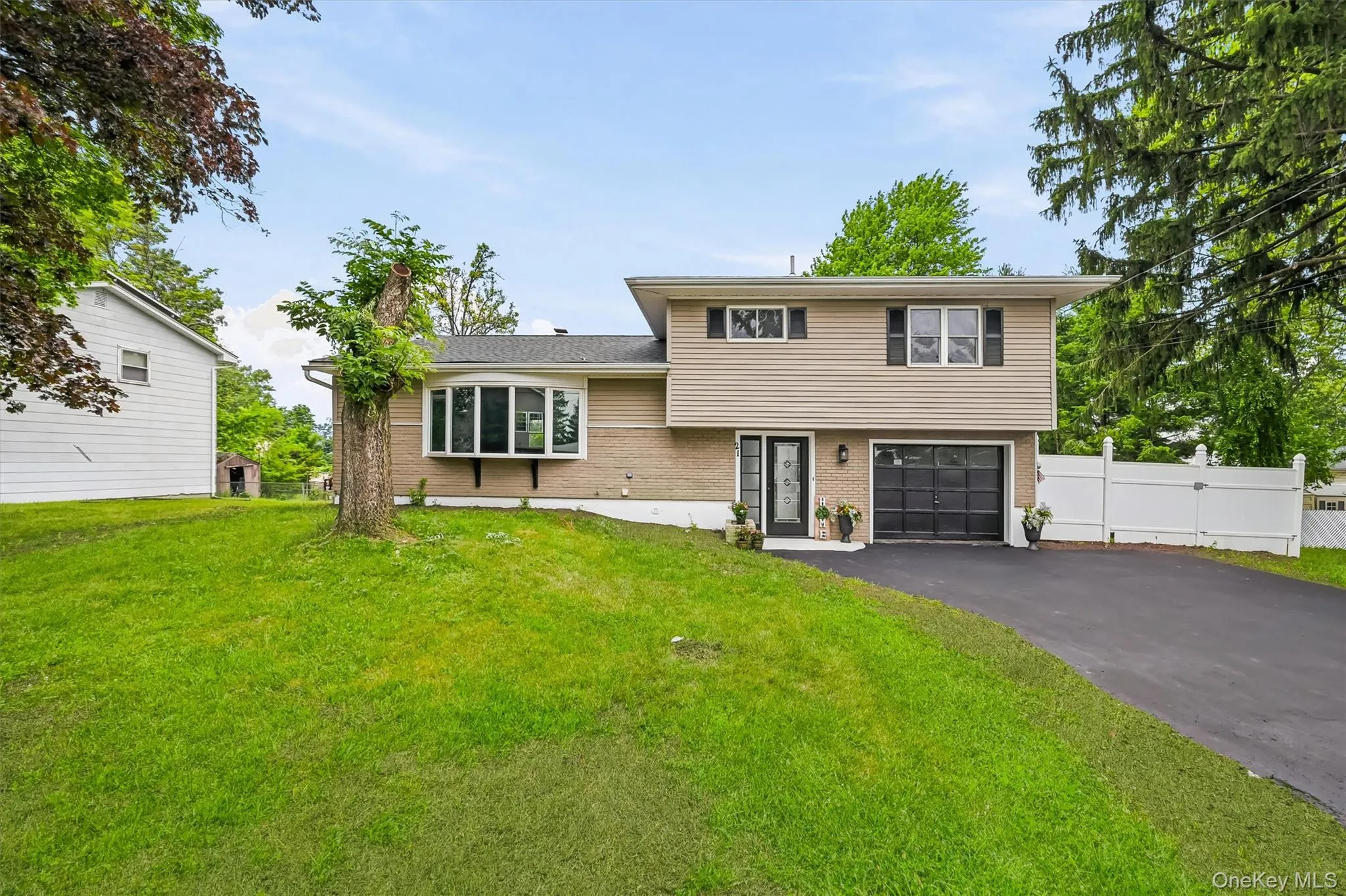 21 Manhattan Avenue, Middletown, NY, 3 Bedrooms Bedrooms, 8 Rooms Rooms,1 BathroomBathrooms,Residential,For Rent,Manhattan,0,1029090 21 Manhattan Avenue, Middletown, NY, 3 Bedrooms Bedrooms, 8 Rooms Rooms,1 BathroomBathrooms,Residential,For Rent,Manhattan,0,1029090