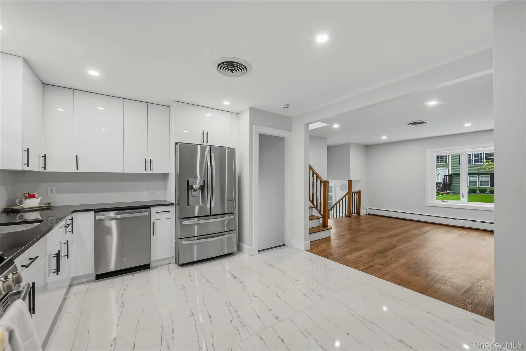 21 Manhattan Avenue, Middletown, NY, 3 Bedrooms Bedrooms, 8 Rooms Rooms,1 BathroomBathrooms,Residential,For Rent,Manhattan,0,1029090 21 Manhattan Avenue, Middletown, NY, 3 Bedrooms Bedrooms, 8 Rooms Rooms,1 BathroomBathrooms,Residential,For Rent,Manhattan,0,1029090