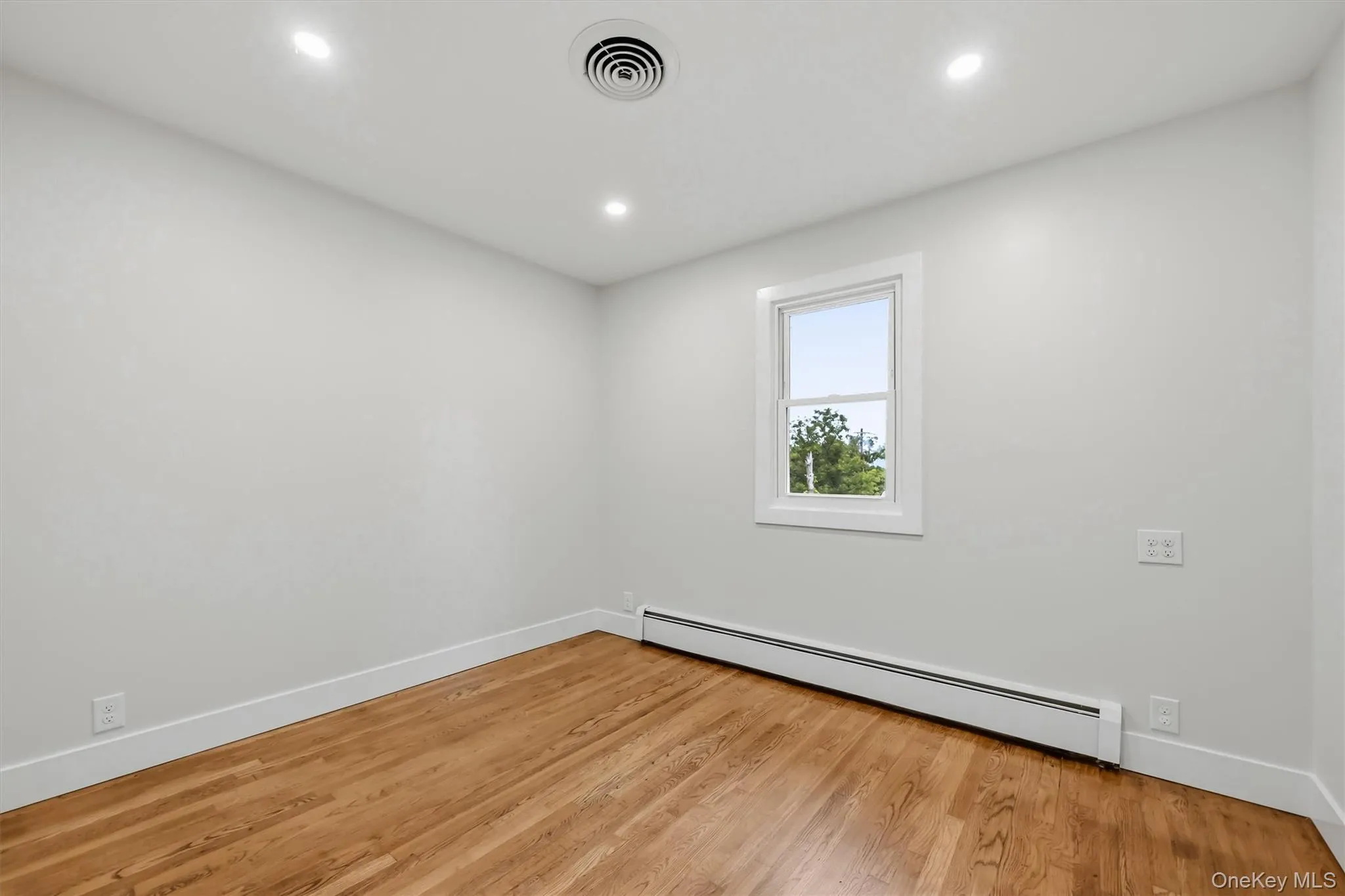 21 Manhattan Avenue, Middletown, NY, 3 Bedrooms Bedrooms, 8 Rooms Rooms,1 BathroomBathrooms,Residential,For Rent,Manhattan,0,1029090 21 Manhattan Avenue, Middletown, NY, 3 Bedrooms Bedrooms, 8 Rooms Rooms,1 BathroomBathrooms,Residential,For Rent,Manhattan,0,1029090