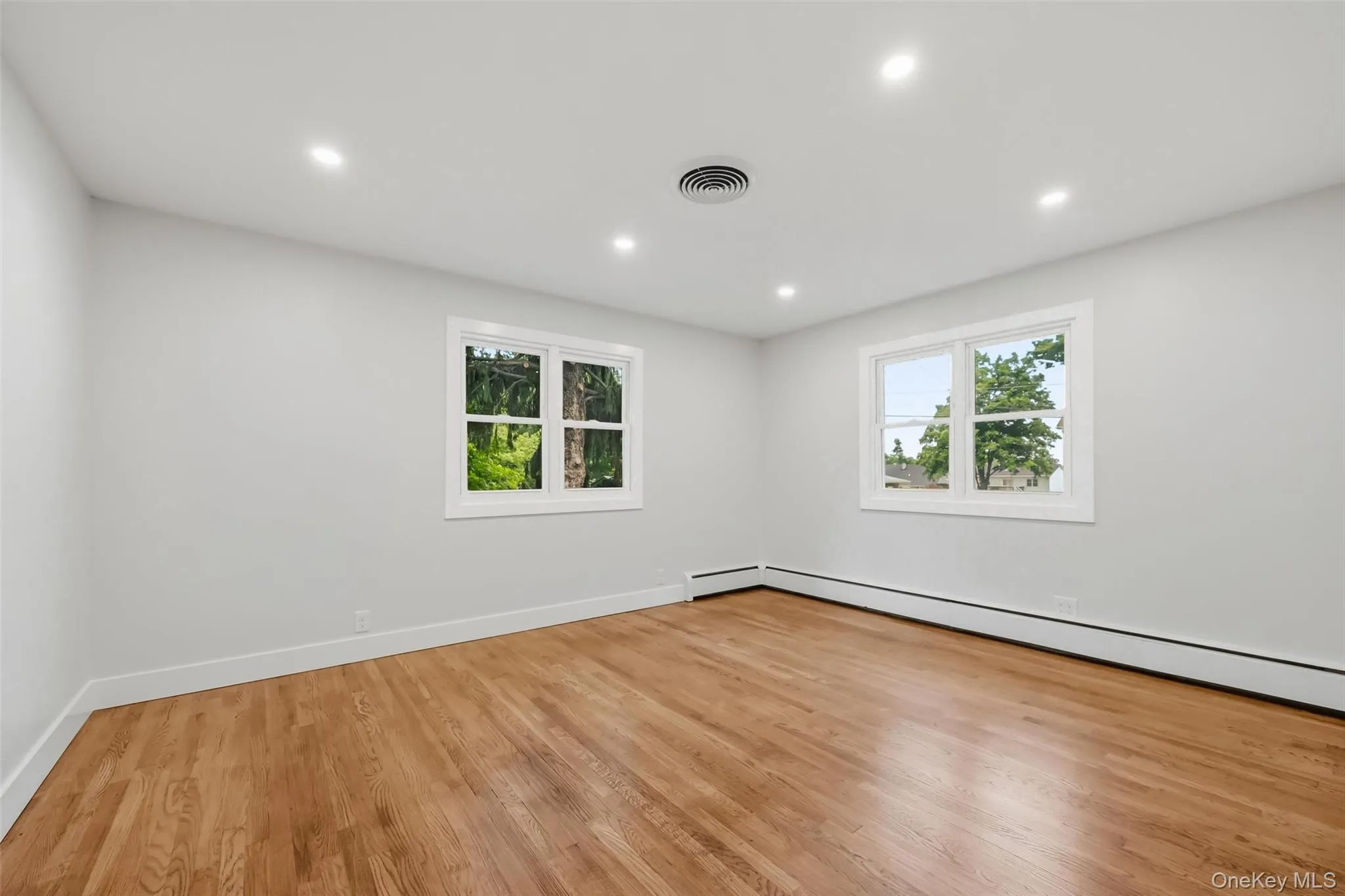 21 Manhattan Avenue, Middletown, NY, 3 Bedrooms Bedrooms, 8 Rooms Rooms,1 BathroomBathrooms,Residential,For Rent,Manhattan,0,1029090 21 Manhattan Avenue, Middletown, NY, 3 Bedrooms Bedrooms, 8 Rooms Rooms,1 BathroomBathrooms,Residential,For Rent,Manhattan,0,1029090