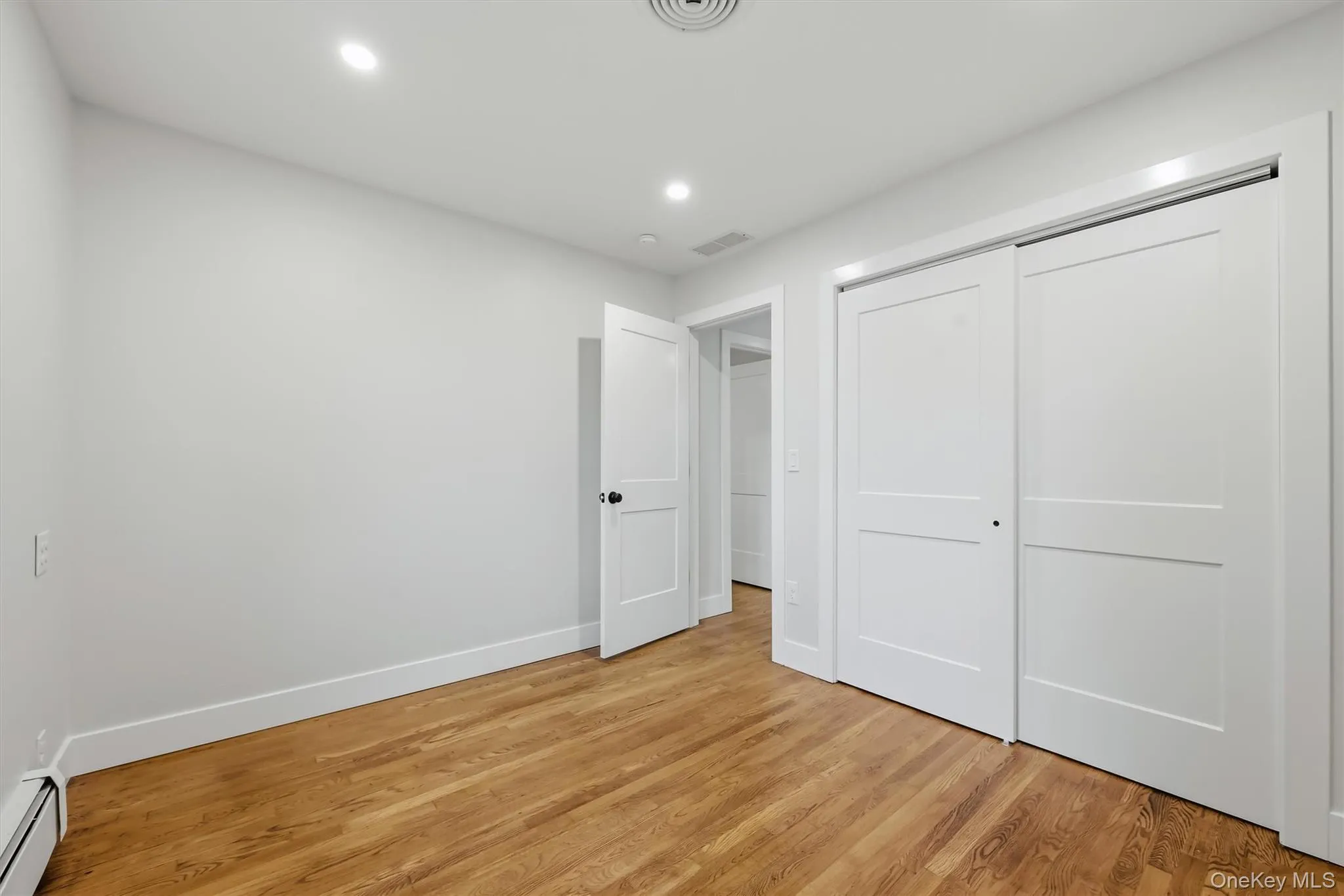 21 Manhattan Avenue, Middletown, NY, 3 Bedrooms Bedrooms, 8 Rooms Rooms,1 BathroomBathrooms,Residential,For Rent,Manhattan,0,1029090 21 Manhattan Avenue, Middletown, NY, 3 Bedrooms Bedrooms, 8 Rooms Rooms,1 BathroomBathrooms,Residential,For Rent,Manhattan,0,1029090