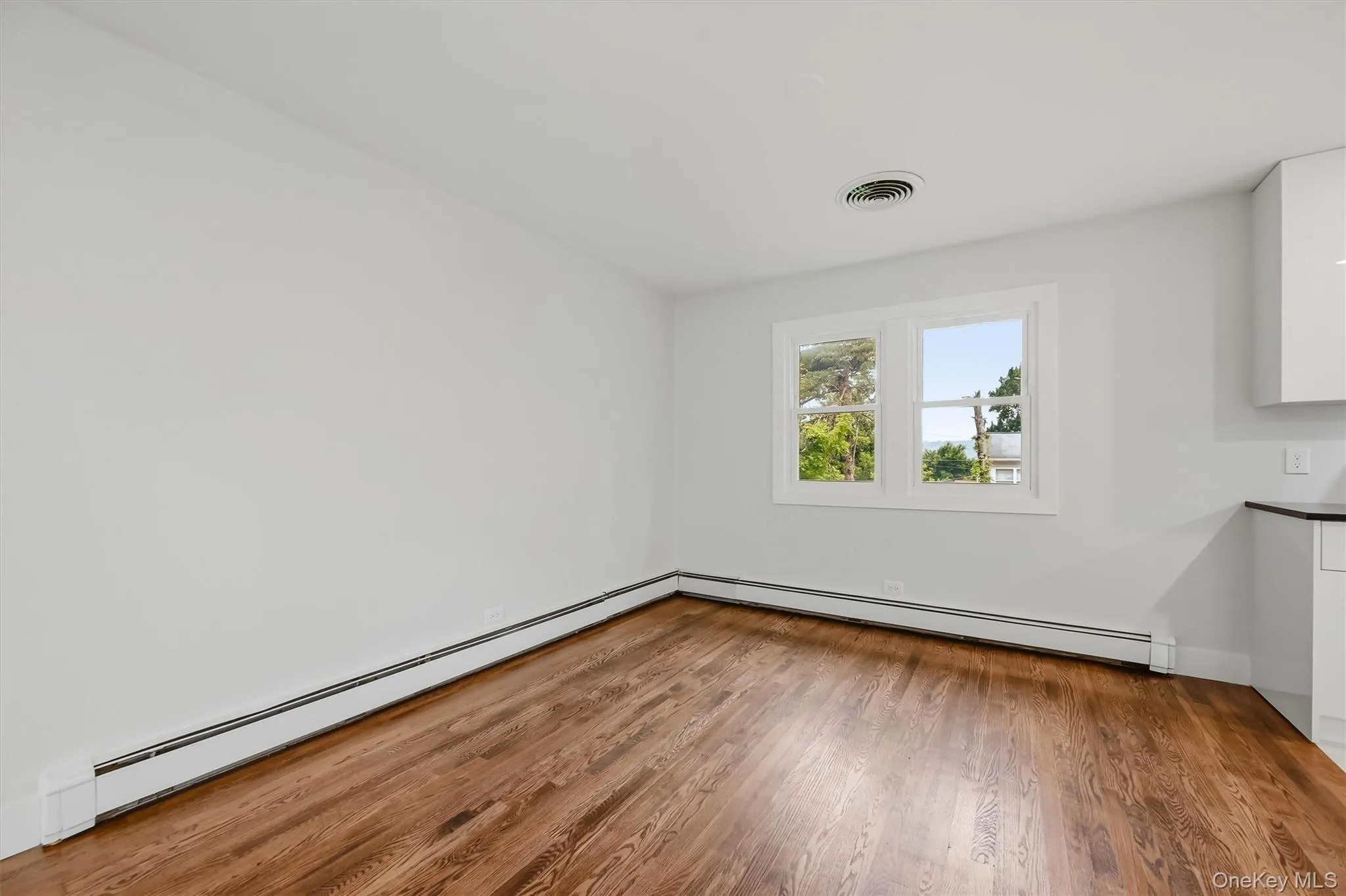21 Manhattan Avenue, Middletown, NY, 3 Bedrooms Bedrooms, 8 Rooms Rooms,1 BathroomBathrooms,Residential,For Rent,Manhattan,0,1029090 21 Manhattan Avenue, Middletown, NY, 3 Bedrooms Bedrooms, 8 Rooms Rooms,1 BathroomBathrooms,Residential,For Rent,Manhattan,0,1029090