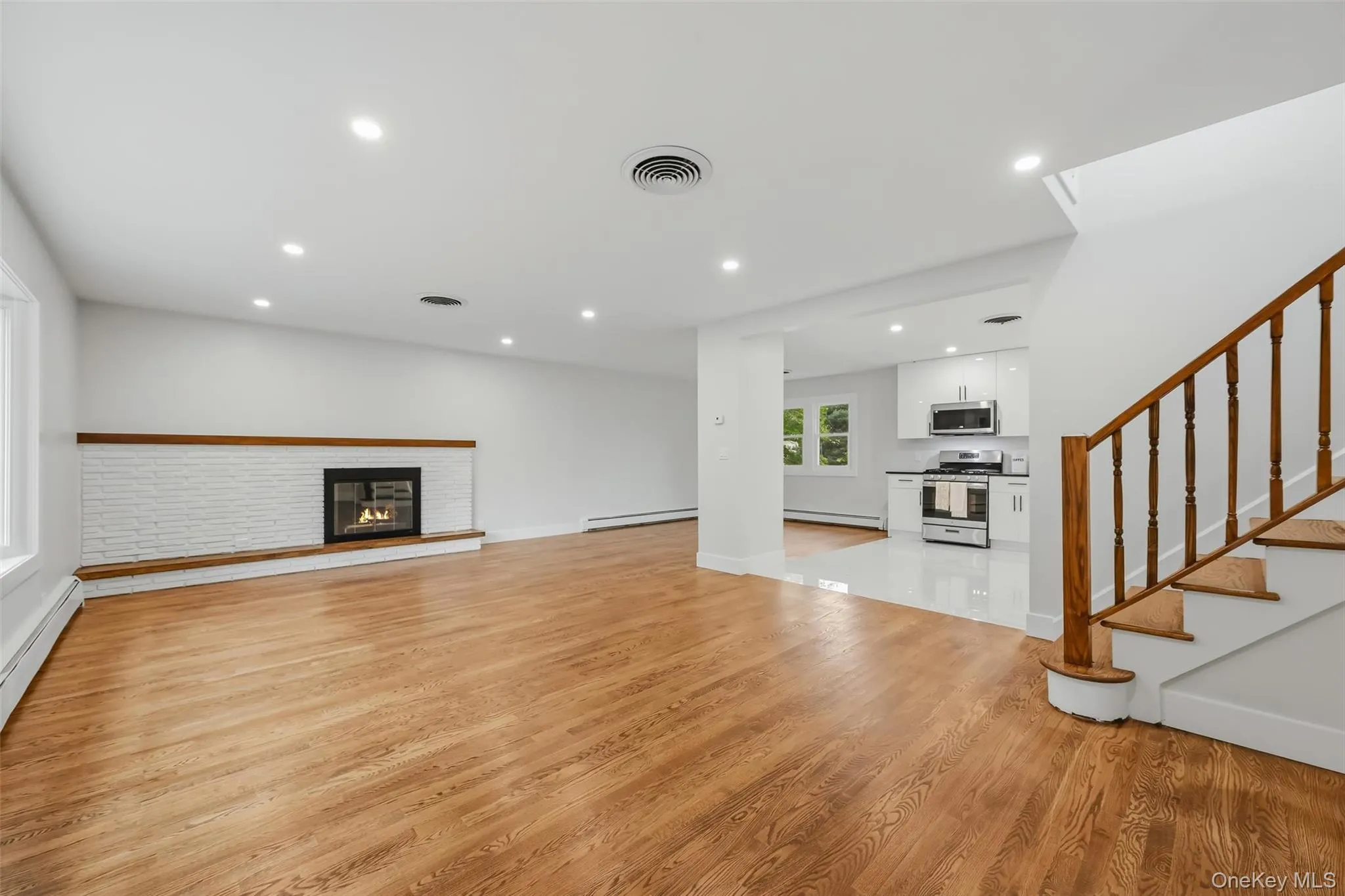 21 Manhattan Avenue, Middletown, NY, 3 Bedrooms Bedrooms, 8 Rooms Rooms,1 BathroomBathrooms,Residential,For Rent,Manhattan,0,1029090 21 Manhattan Avenue, Middletown, NY, 3 Bedrooms Bedrooms, 8 Rooms Rooms,1 BathroomBathrooms,Residential,For Rent,Manhattan,0,1029090