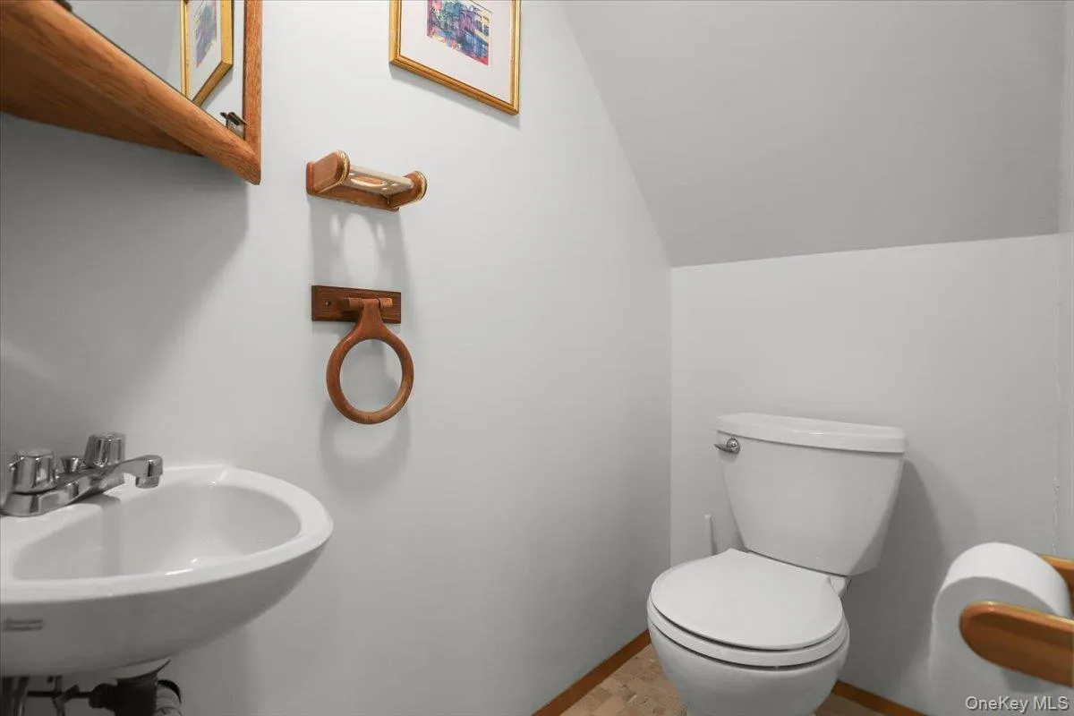 1 Branch Street, Lewisboro, NY, 3 Bedrooms Bedrooms, 7 Rooms Rooms,2 BathroomsBathrooms,Residential Lease,For Rent,Branch,0,1029094 1 Branch Street, Lewisboro, NY, 3 Bedrooms Bedrooms, 7 Rooms Rooms,2 BathroomsBathrooms,Residential Lease,For Rent,Branch,0,1029094