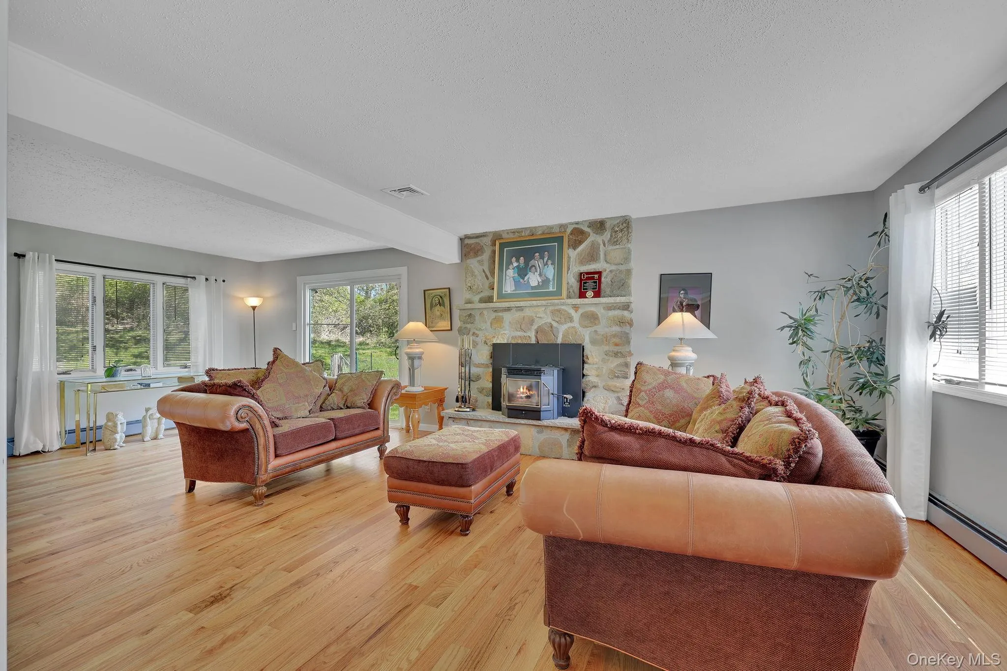190 Ridge Road, Woodbury, NY, 5 Bedrooms Bedrooms, 9 Rooms Rooms,3 BathroomsBathrooms,Residential,For Rent,Ridge,0,1029095 190 Ridge Road, Woodbury, NY, 5 Bedrooms Bedrooms, 9 Rooms Rooms,3 BathroomsBathrooms,Residential,For Rent,Ridge,0,1029095