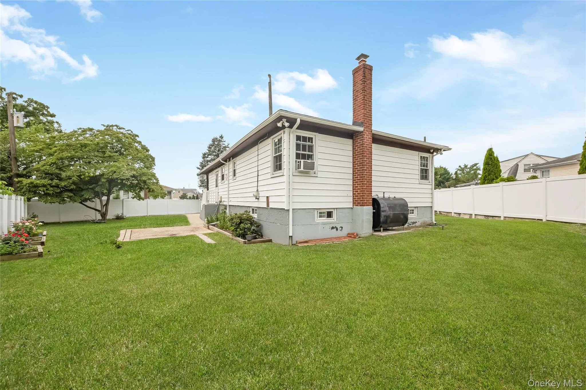 391 Bellmore Road, Hempstead, NY, 3 Bedrooms Bedrooms, 6 Rooms Rooms,1 BathroomBathrooms,Residential,For Rent,Bellmore,0,1029097 391 Bellmore Road, Hempstead, NY, 3 Bedrooms Bedrooms, 6 Rooms Rooms,1 BathroomBathrooms,Residential,For Rent,Bellmore,0,1029097