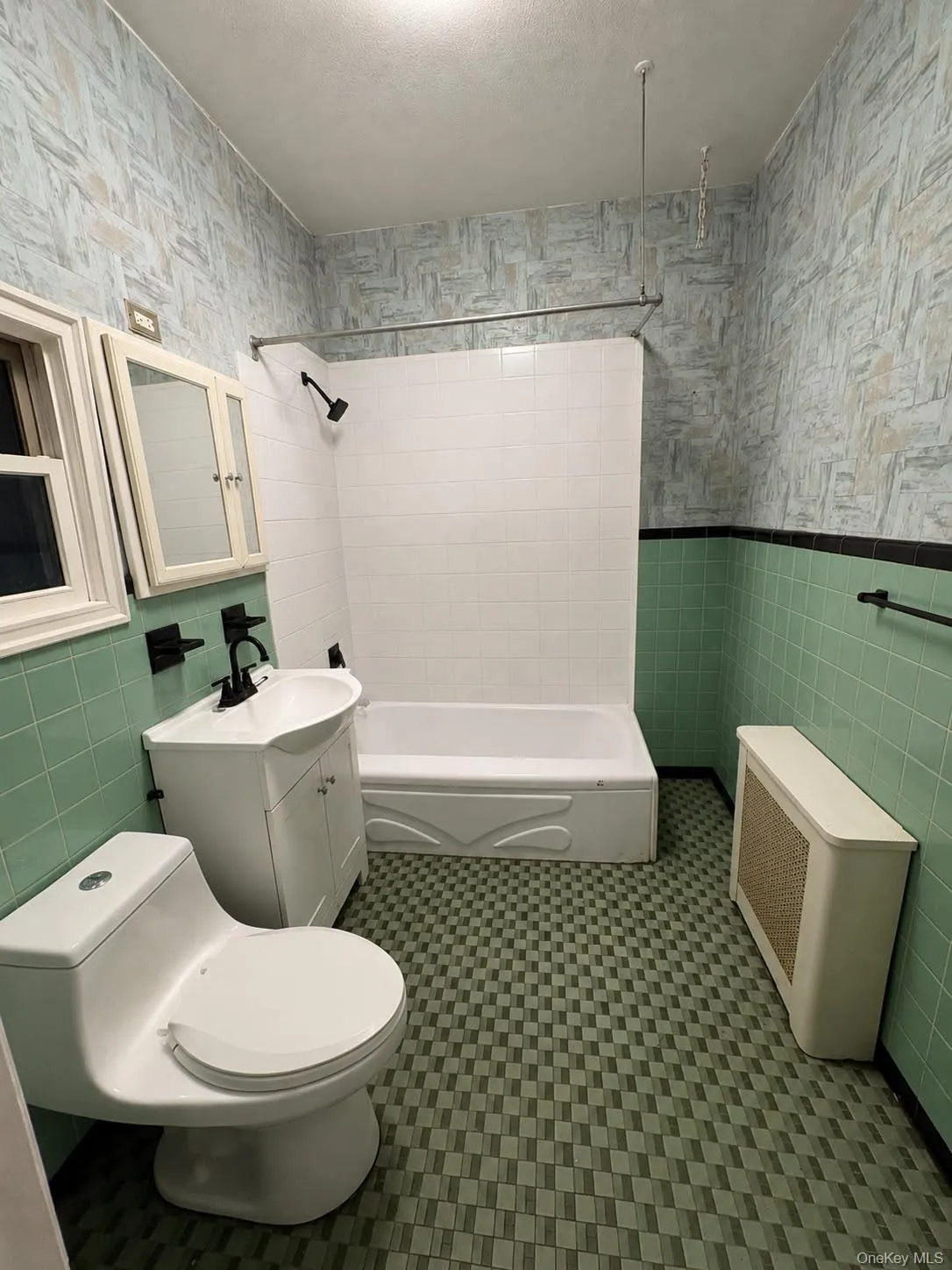 25 Fletcher Avenue, Mount Vernon, NY, 2 Bedrooms Bedrooms, 6 Rooms Rooms,2 BathroomsBathrooms,Residential Lease,For Rent,Fletcher,0,1029099 25 Fletcher Avenue, Mount Vernon, NY, 2 Bedrooms Bedrooms, 6 Rooms Rooms,2 BathroomsBathrooms,Residential Lease,For Rent,Fletcher,0,1029099