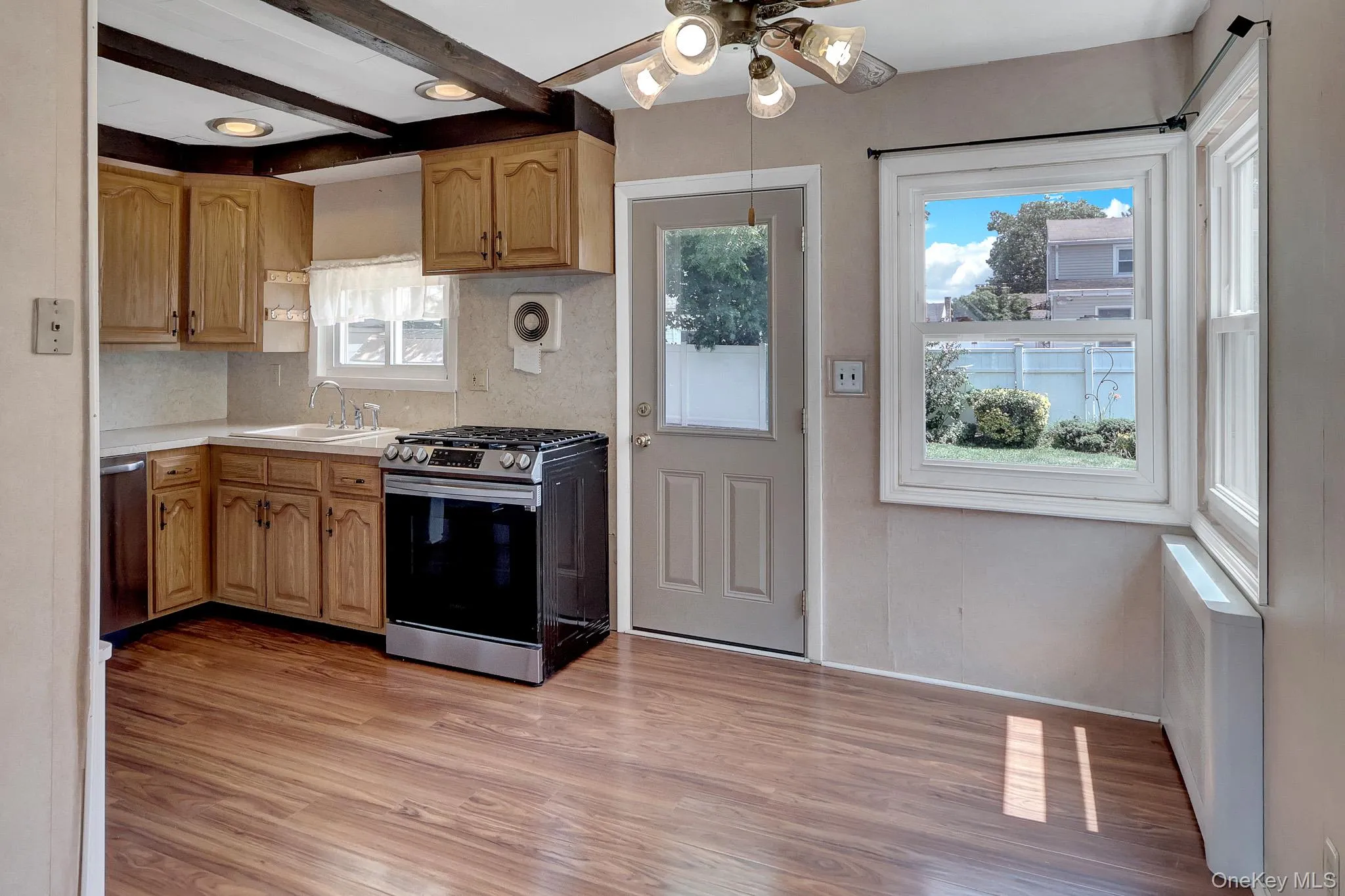 1 Prince Street, Oyster Bay, NY, 4 Bedrooms Bedrooms, 6 Rooms Rooms,2 BathroomsBathrooms,Residential,For Rent,Prince,0,1029113 1 Prince Street, Oyster Bay, NY, 4 Bedrooms Bedrooms, 6 Rooms Rooms,2 BathroomsBathrooms,Residential,For Rent,Prince,0,1029113
