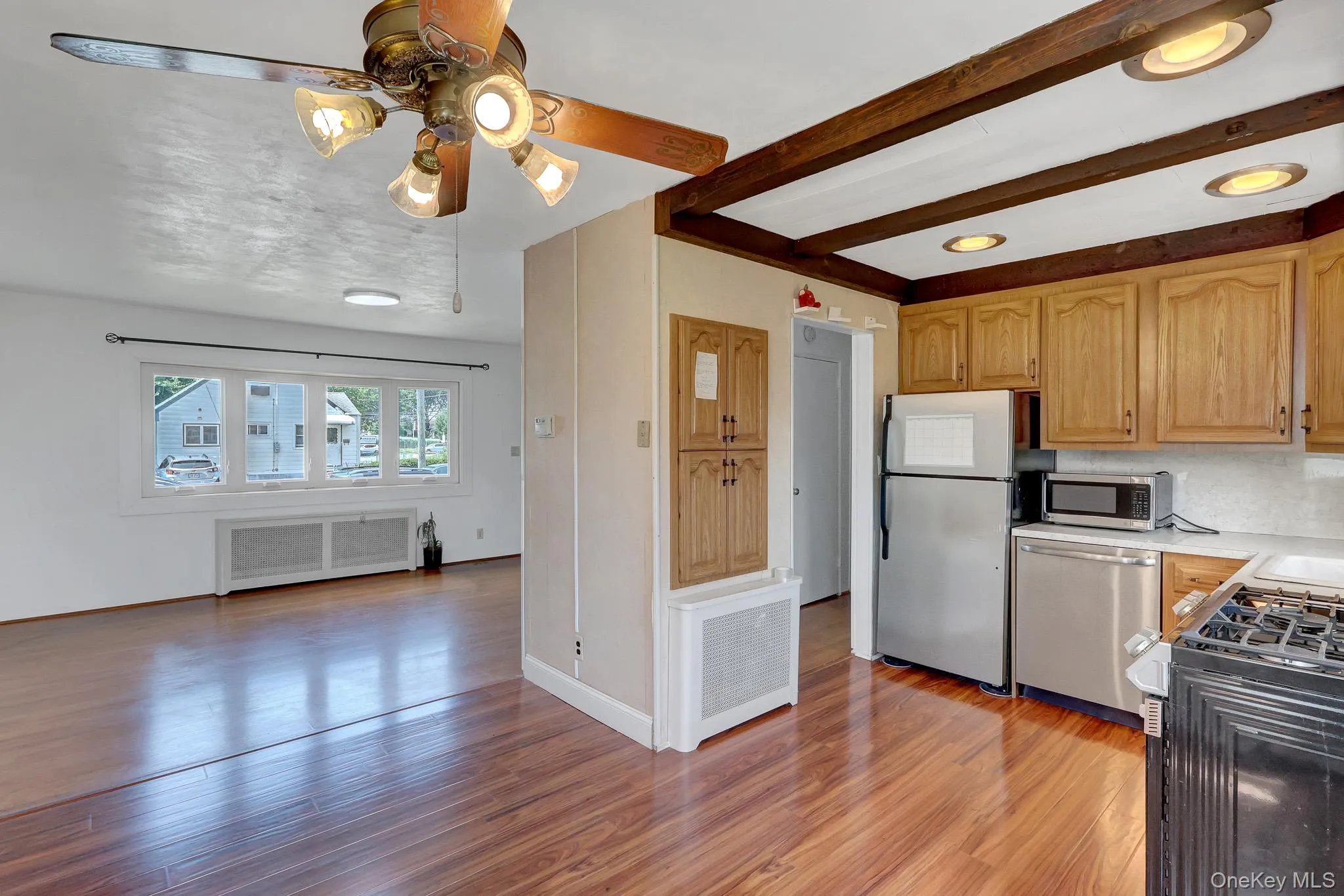 1 Prince Street, Oyster Bay, NY, 4 Bedrooms Bedrooms, 6 Rooms Rooms,2 BathroomsBathrooms,Residential,For Rent,Prince,0,1029113 1 Prince Street, Oyster Bay, NY, 4 Bedrooms Bedrooms, 6 Rooms Rooms,2 BathroomsBathrooms,Residential,For Rent,Prince,0,1029113