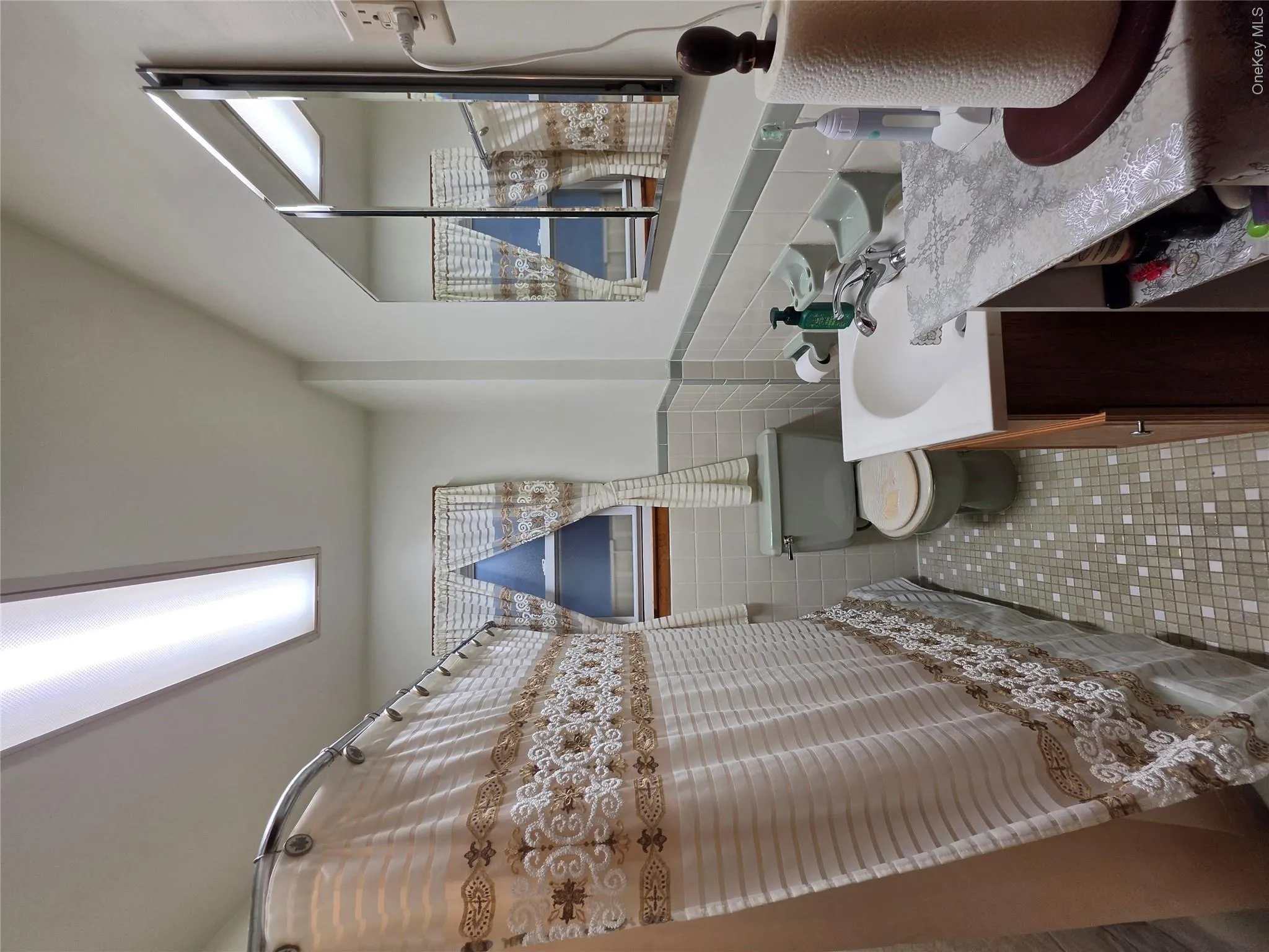 158-13 102nd Street, New York, NY, 3 Bedrooms Bedrooms, 10 Rooms Rooms,1 BathroomBathrooms,Residential,For Rent,102nd,0,1029116 158-13 102nd Street, New York, NY, 3 Bedrooms Bedrooms, 10 Rooms Rooms,1 BathroomBathrooms,Residential,For Rent,102nd,0,1029116