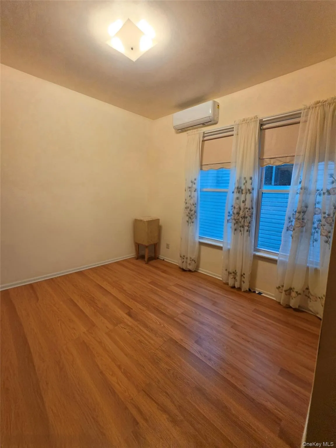 158-13 102nd Street, New York, NY, 3 Bedrooms Bedrooms, 10 Rooms Rooms,1 BathroomBathrooms,Residential,For Rent,102nd,0,1029116 158-13 102nd Street, New York, NY, 3 Bedrooms Bedrooms, 10 Rooms Rooms,1 BathroomBathrooms,Residential,For Rent,102nd,0,1029116