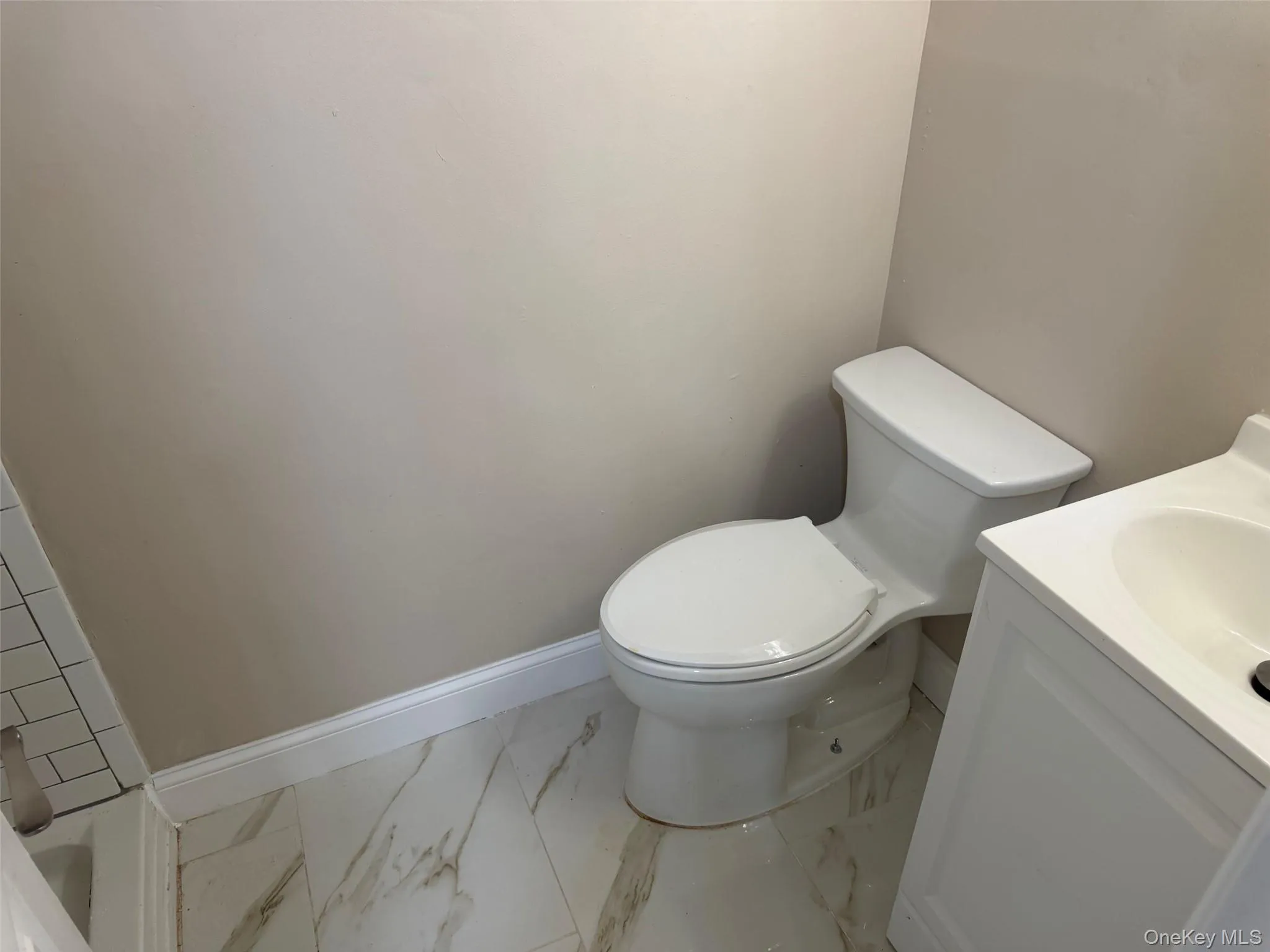 73 Willoughby Avenue, Oyster Bay, NY, 1 Bedroom Bedrooms, 3 Rooms Rooms,1 BathroomBathrooms,Residential Lease,For Rent,Willoughby,0,1029120 73 Willoughby Avenue, Oyster Bay, NY, 1 Bedroom Bedrooms, 3 Rooms Rooms,1 BathroomBathrooms,Residential Lease,For Rent,Willoughby,0,1029120