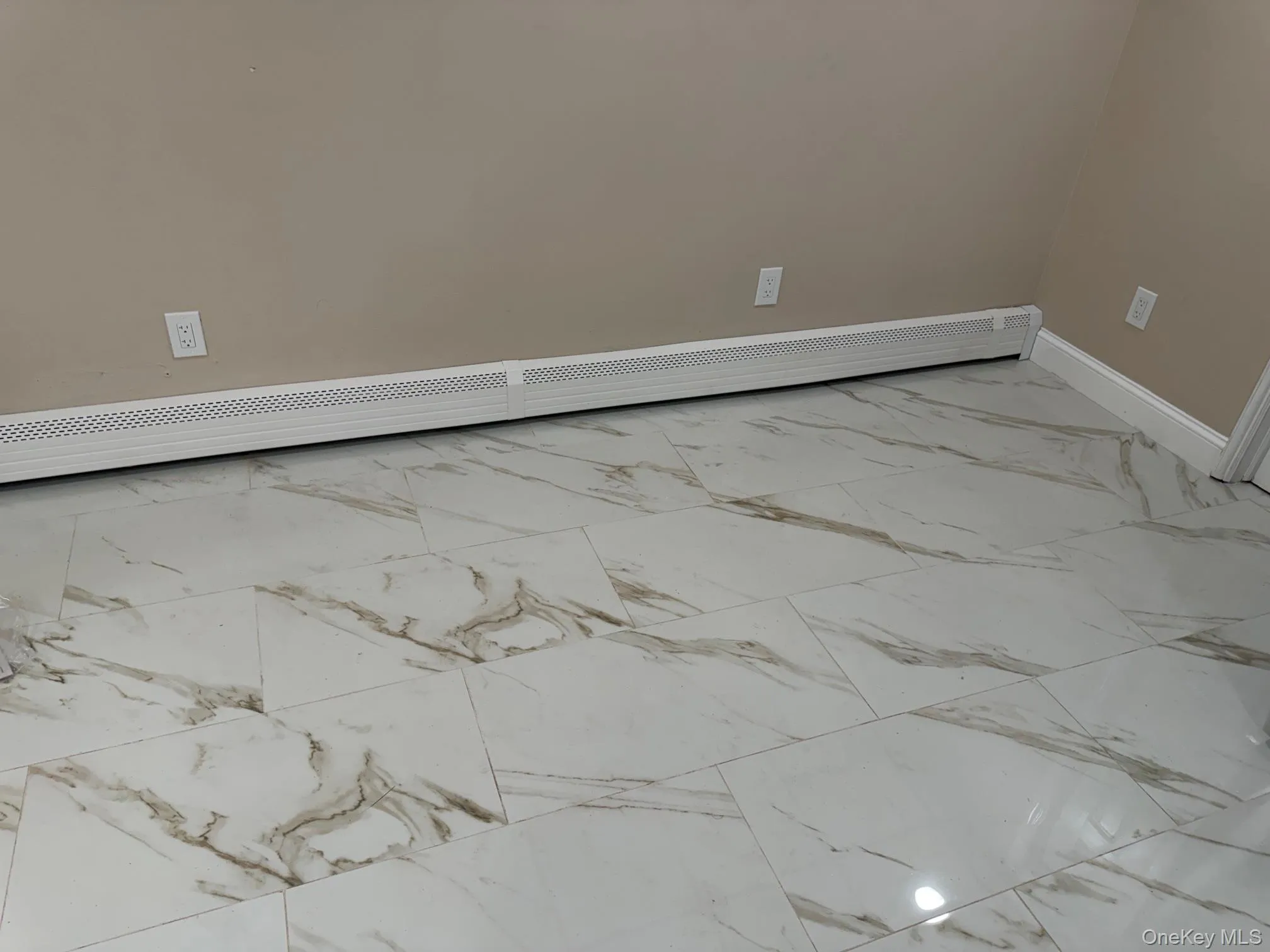 73 Willoughby Avenue, Oyster Bay, NY, 1 Bedroom Bedrooms, 3 Rooms Rooms,1 BathroomBathrooms,Residential Lease,For Rent,Willoughby,0,1029120 73 Willoughby Avenue, Oyster Bay, NY, 1 Bedroom Bedrooms, 3 Rooms Rooms,1 BathroomBathrooms,Residential Lease,For Rent,Willoughby,0,1029120