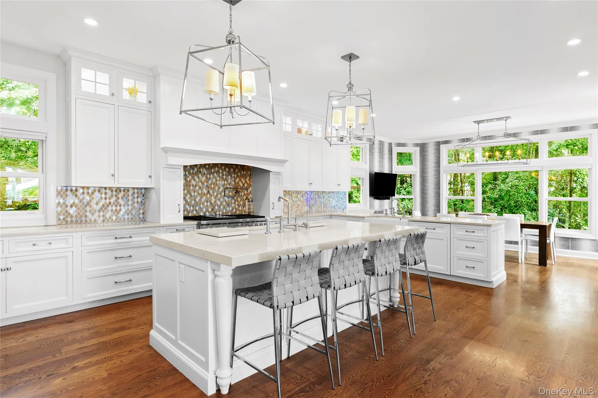 652 Noyack Path, Southampton, New York 11976