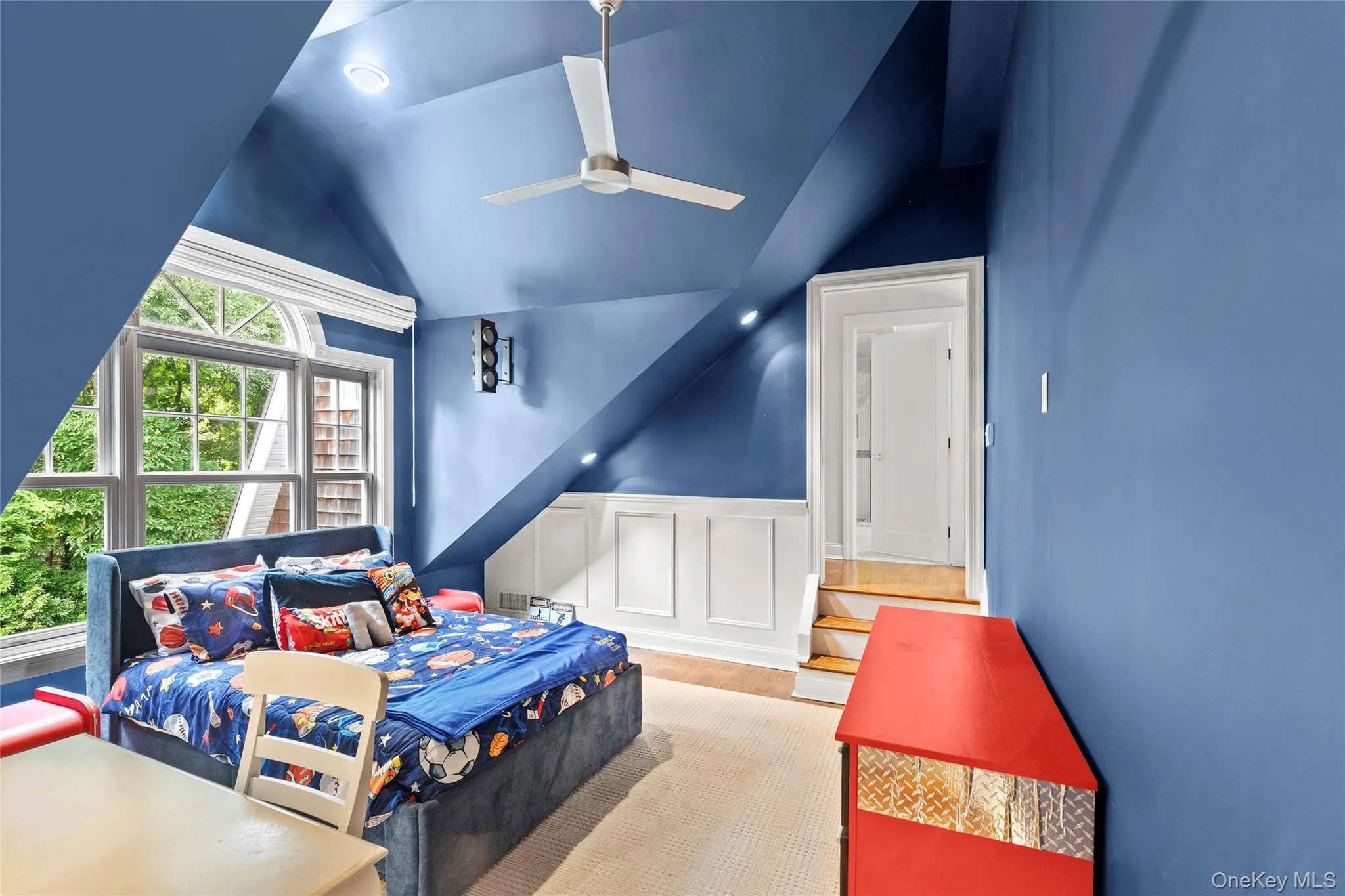 652 Noyack Path, Southampton, New York 11976