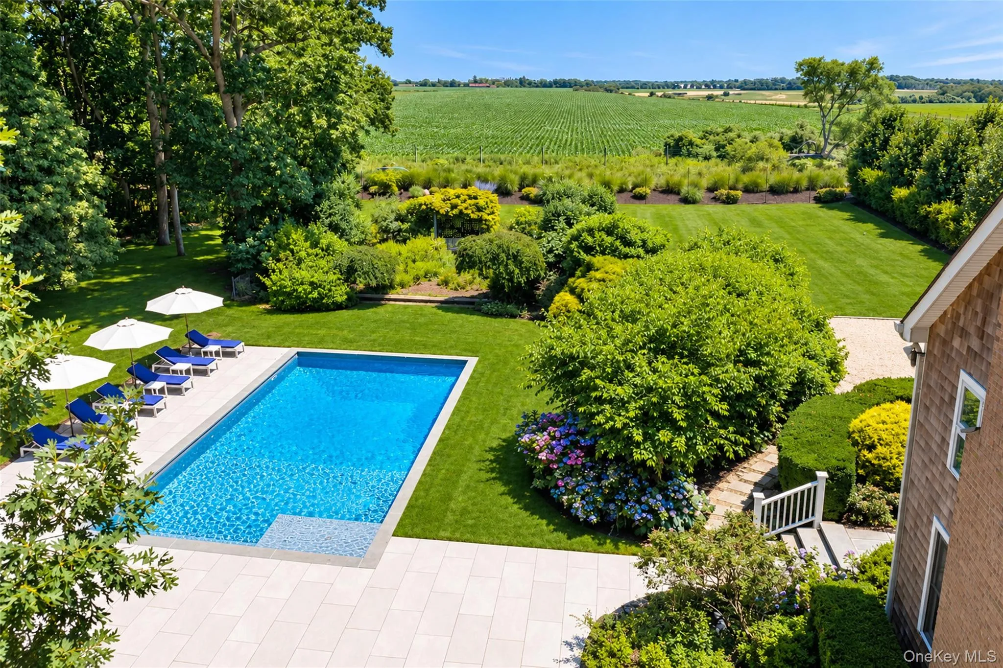 652 Noyack Path, Southampton, New York 11976