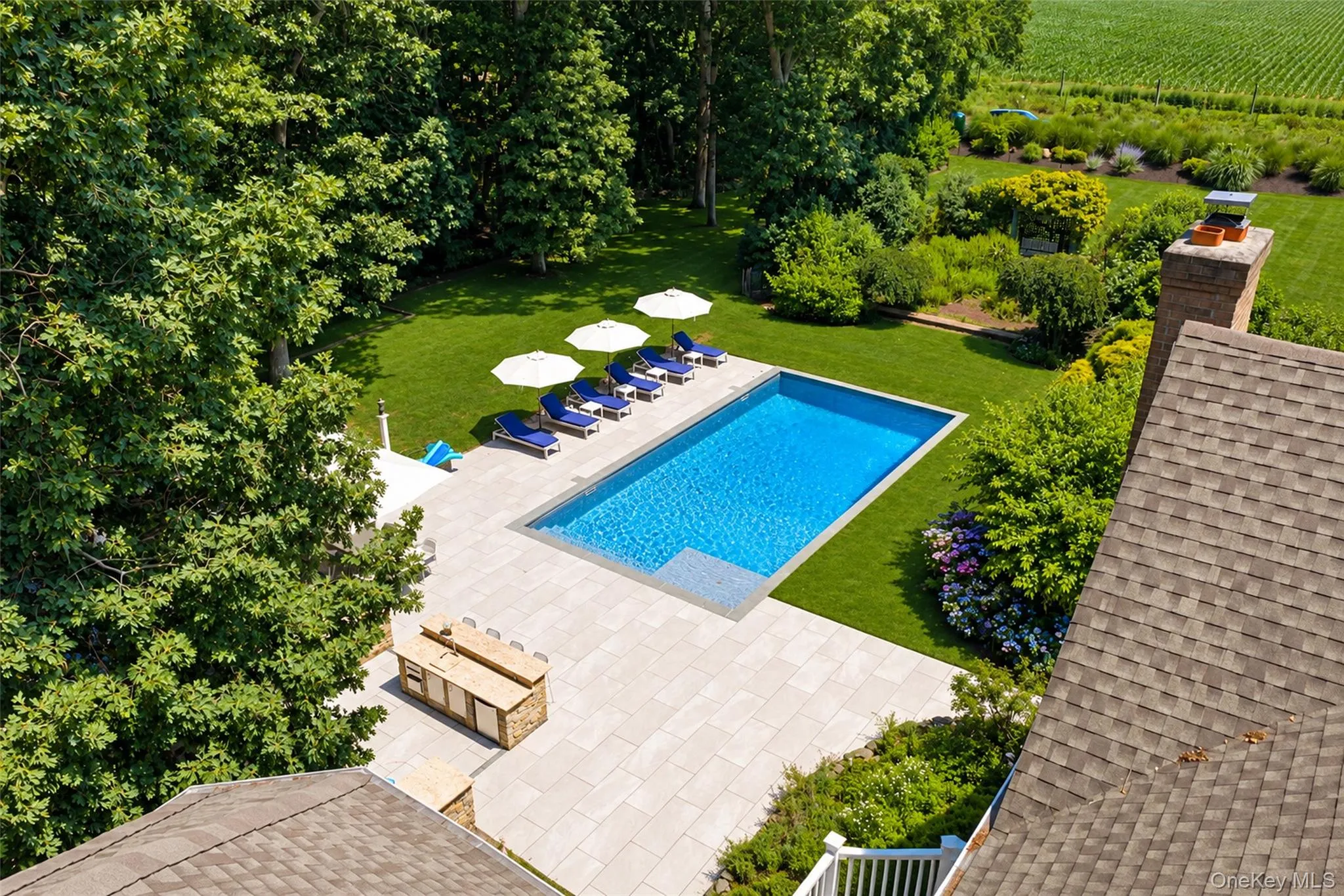 652 Noyack Path, Southampton, New York 11976