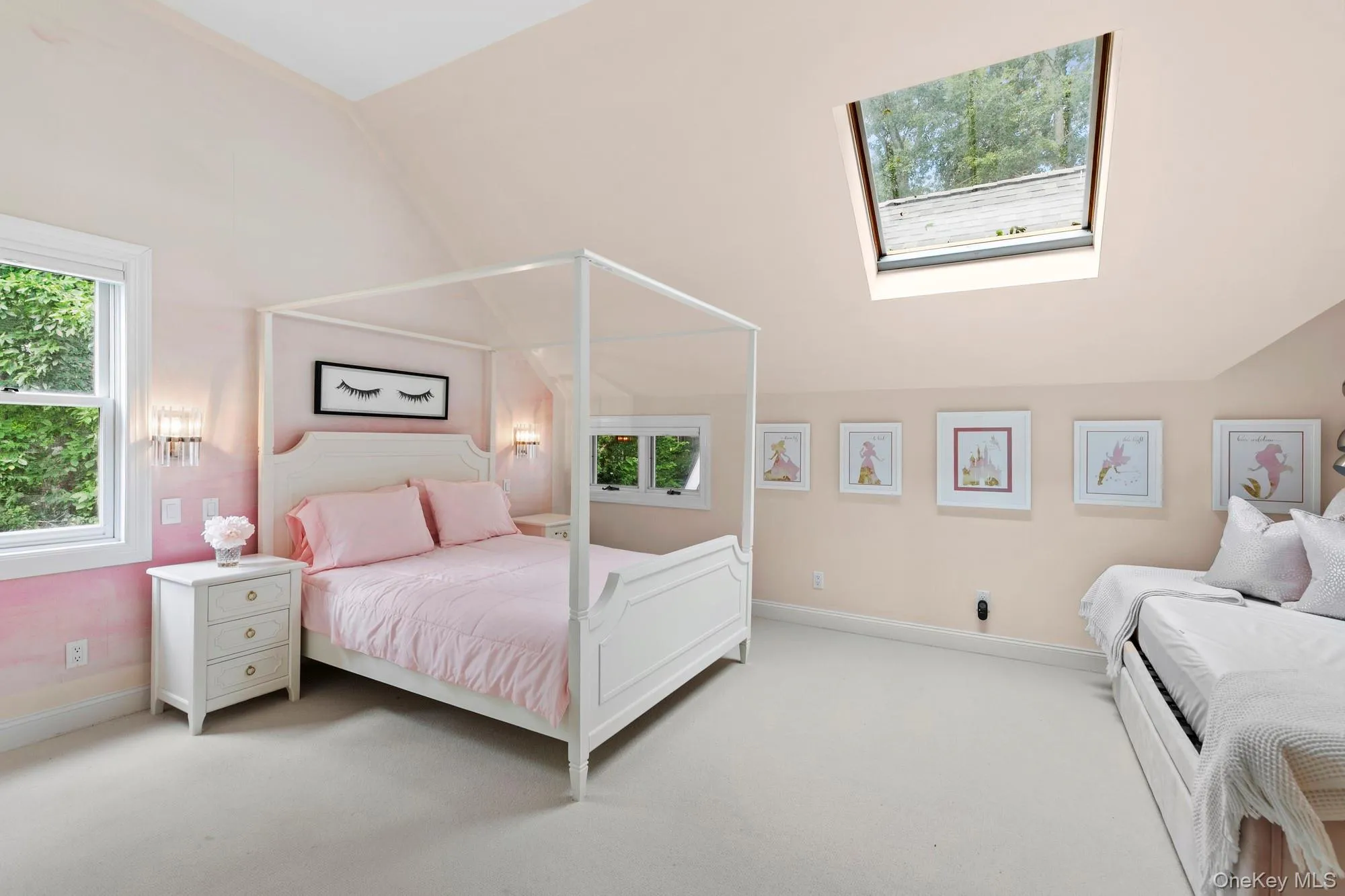 652 Noyack Path, Southampton, New York 11976