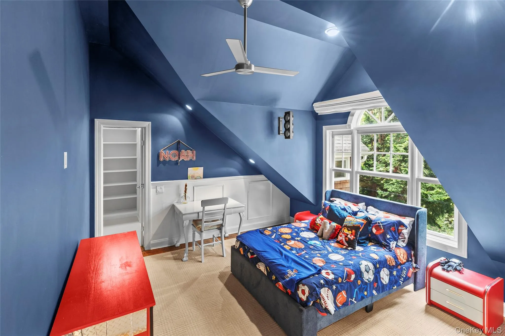 652 Noyack Path, Southampton, New York 11976