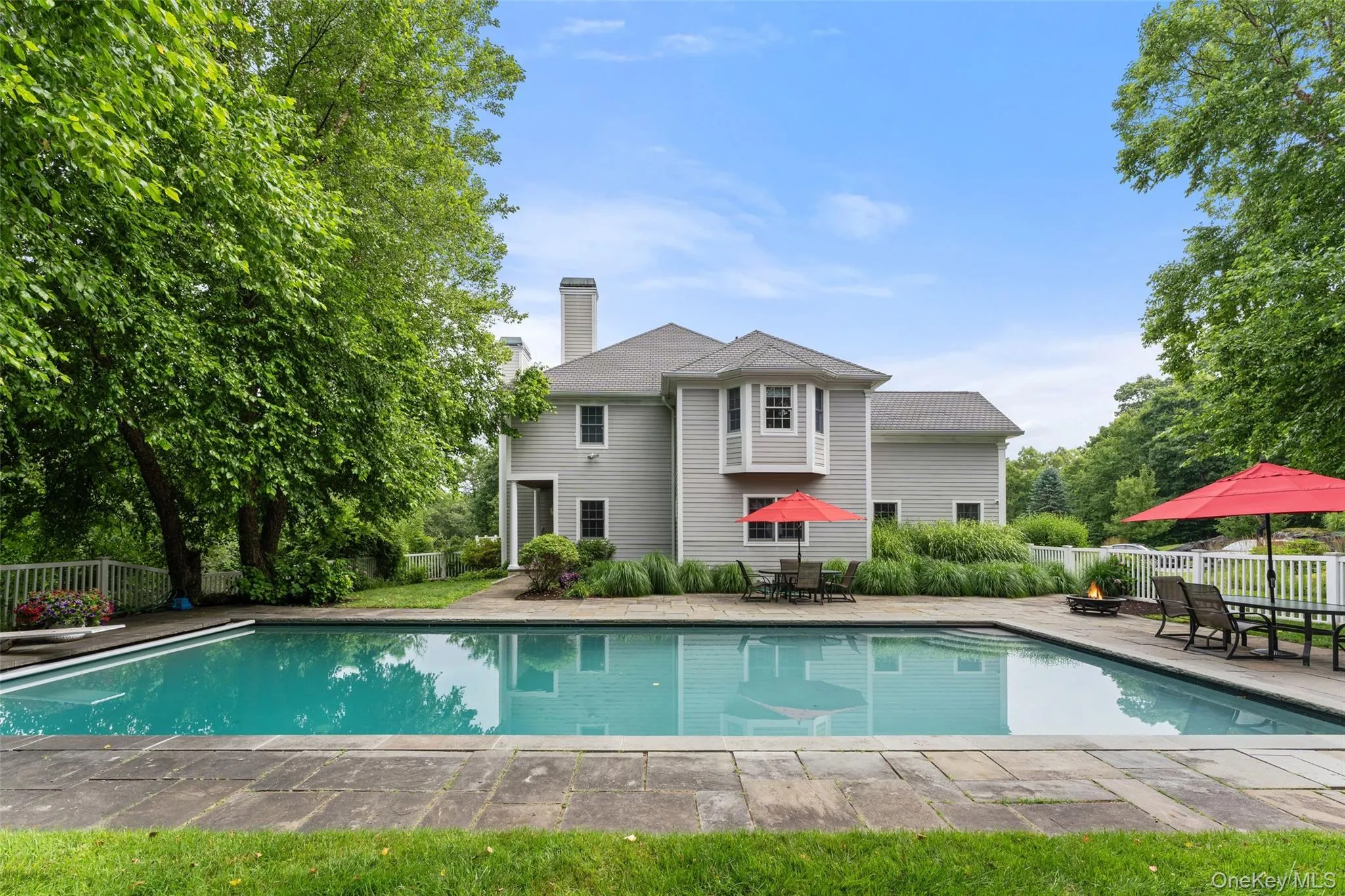 Pool view and exterior view. Pool view and exterior view.