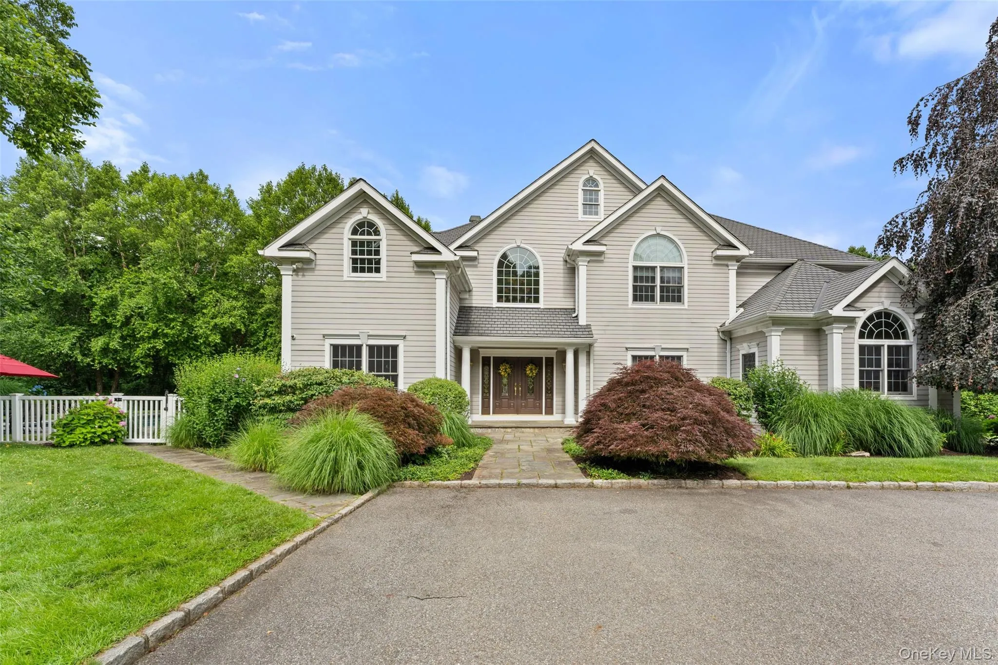 This Custom Home features 6,620 square feet residence sited on a 3.81-acre park-like setting. This Custom Home features 6,620 square feet residence sited on a 3.81-acre park-like setting.