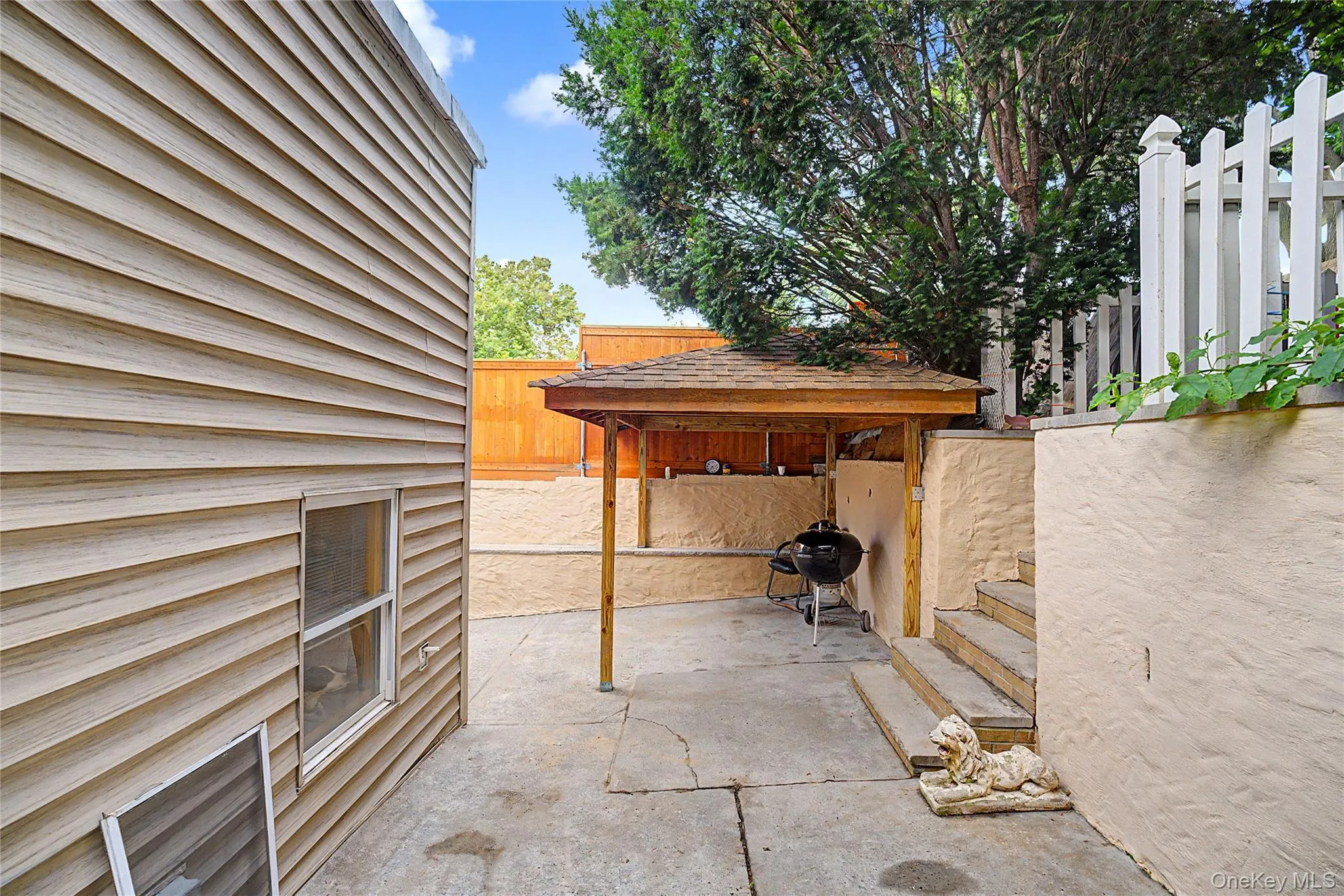 6628 52nd Drive, New York, NY, 4 Bedrooms Bedrooms, 9 Rooms Rooms,2 BathroomsBathrooms,Residential,For Rent,52nd,0,1029126 6628 52nd Drive, New York, NY, 4 Bedrooms Bedrooms, 9 Rooms Rooms,2 BathroomsBathrooms,Residential,For Rent,52nd,0,1029126
