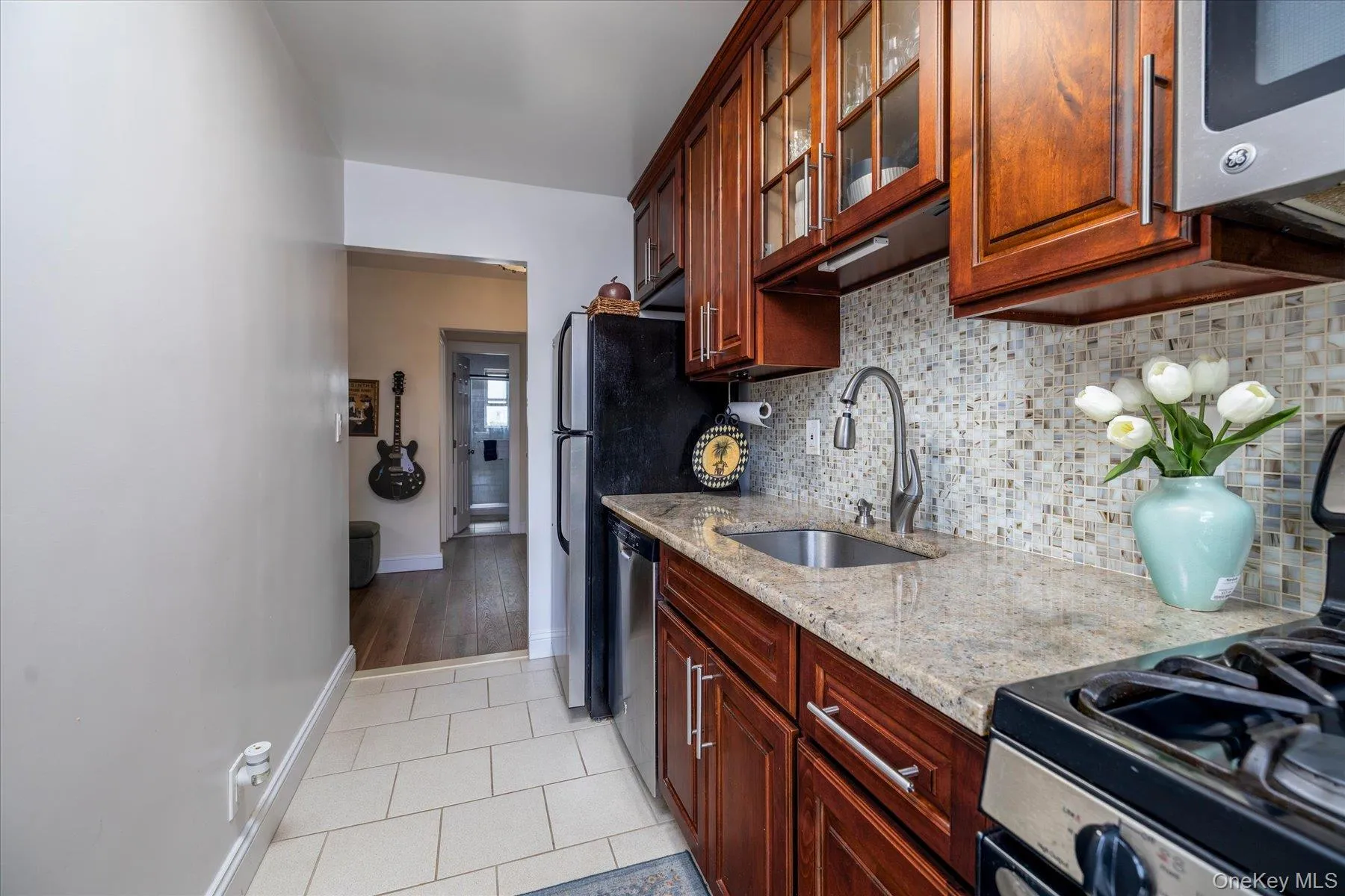 Beautifully Appointed Galley Kitchen Beautifully Appointed Galley Kitchen