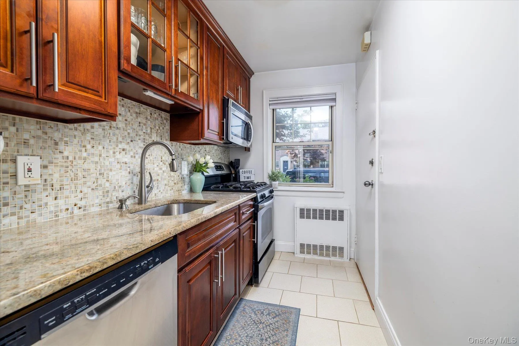 411 Merrick Road, Hempstead, NY, 1 Bedroom Bedrooms, 4 Rooms Rooms,1 BathroomBathrooms,Residential,For Rent,Merrick,0,1029136 411 Merrick Road, Hempstead, NY, 1 Bedroom Bedrooms, 4 Rooms Rooms,1 BathroomBathrooms,Residential,For Rent,Merrick,0,1029136