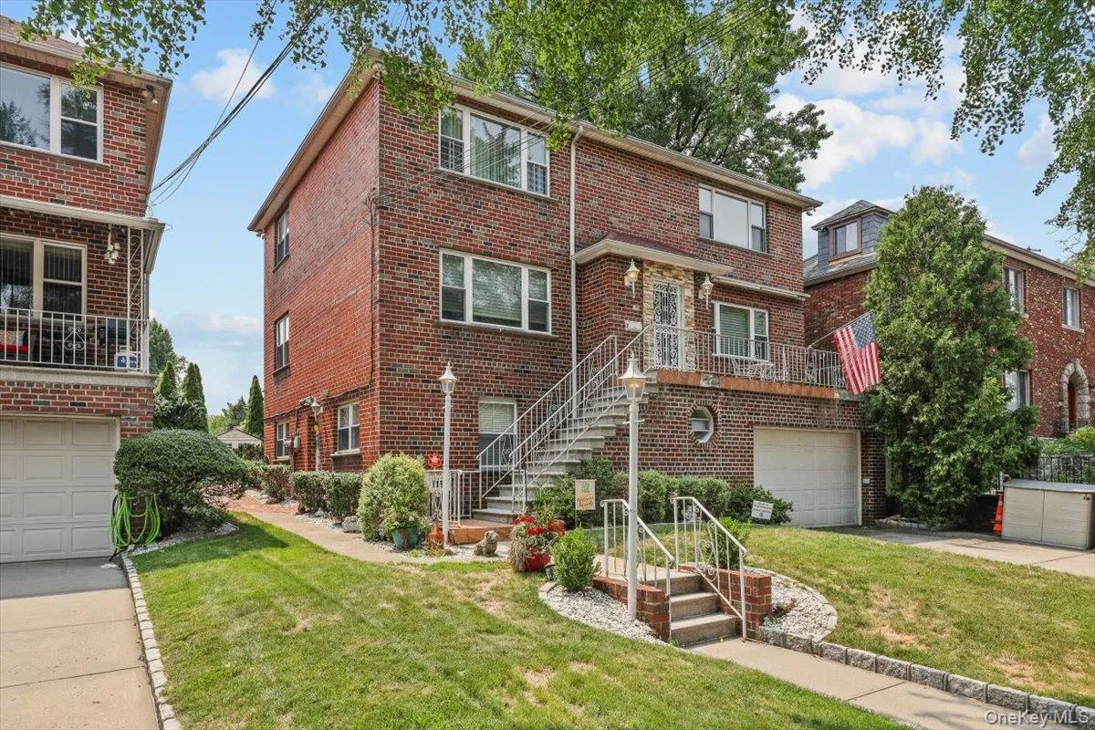 1184 Rhinelander Avenue, New York, NY, 2 Bedrooms Bedrooms, 5 Rooms Rooms,1 BathroomBathrooms,Residential Lease,For Rent,Rhinelander,0,1029145 1184 Rhinelander Avenue, New York, NY, 2 Bedrooms Bedrooms, 5 Rooms Rooms,1 BathroomBathrooms,Residential Lease,For Rent,Rhinelander,0,1029145