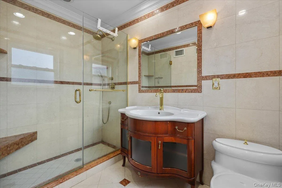 1184 Rhinelander Avenue, New York, NY, 2 Bedrooms Bedrooms, 5 Rooms Rooms,1 BathroomBathrooms,Residential Lease,For Rent,Rhinelander,0,1029145 1184 Rhinelander Avenue, New York, NY, 2 Bedrooms Bedrooms, 5 Rooms Rooms,1 BathroomBathrooms,Residential Lease,For Rent,Rhinelander,0,1029145
