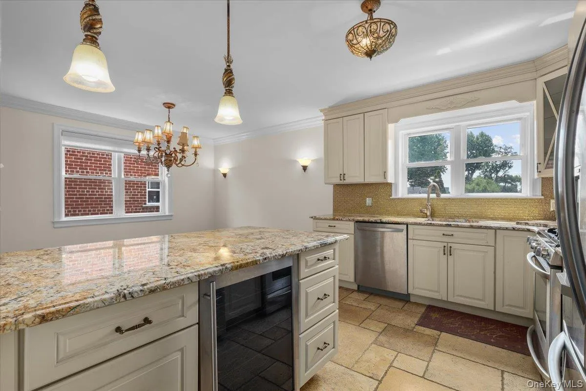 1184 Rhinelander Avenue, New York, NY, 2 Bedrooms Bedrooms, 5 Rooms Rooms,1 BathroomBathrooms,Residential Lease,For Rent,Rhinelander,0,1029145 1184 Rhinelander Avenue, New York, NY, 2 Bedrooms Bedrooms, 5 Rooms Rooms,1 BathroomBathrooms,Residential Lease,For Rent,Rhinelander,0,1029145