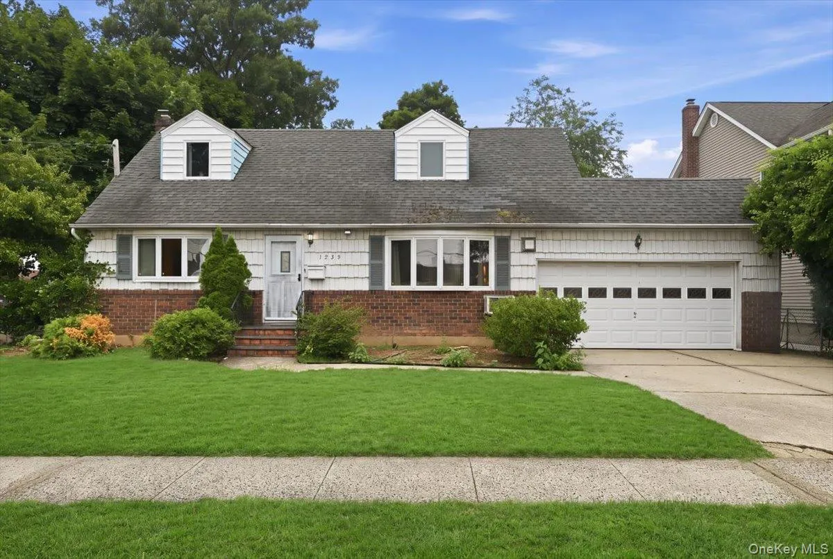 1935 Lenox Avenue, Hempstead, NY, 4 Bedrooms Bedrooms, 7 Rooms Rooms,3 BathroomsBathrooms,Residential,For Rent,Lenox,0,1029148 1935 Lenox Avenue, Hempstead, NY, 4 Bedrooms Bedrooms, 7 Rooms Rooms,3 BathroomsBathrooms,Residential,For Rent,Lenox,0,1029148