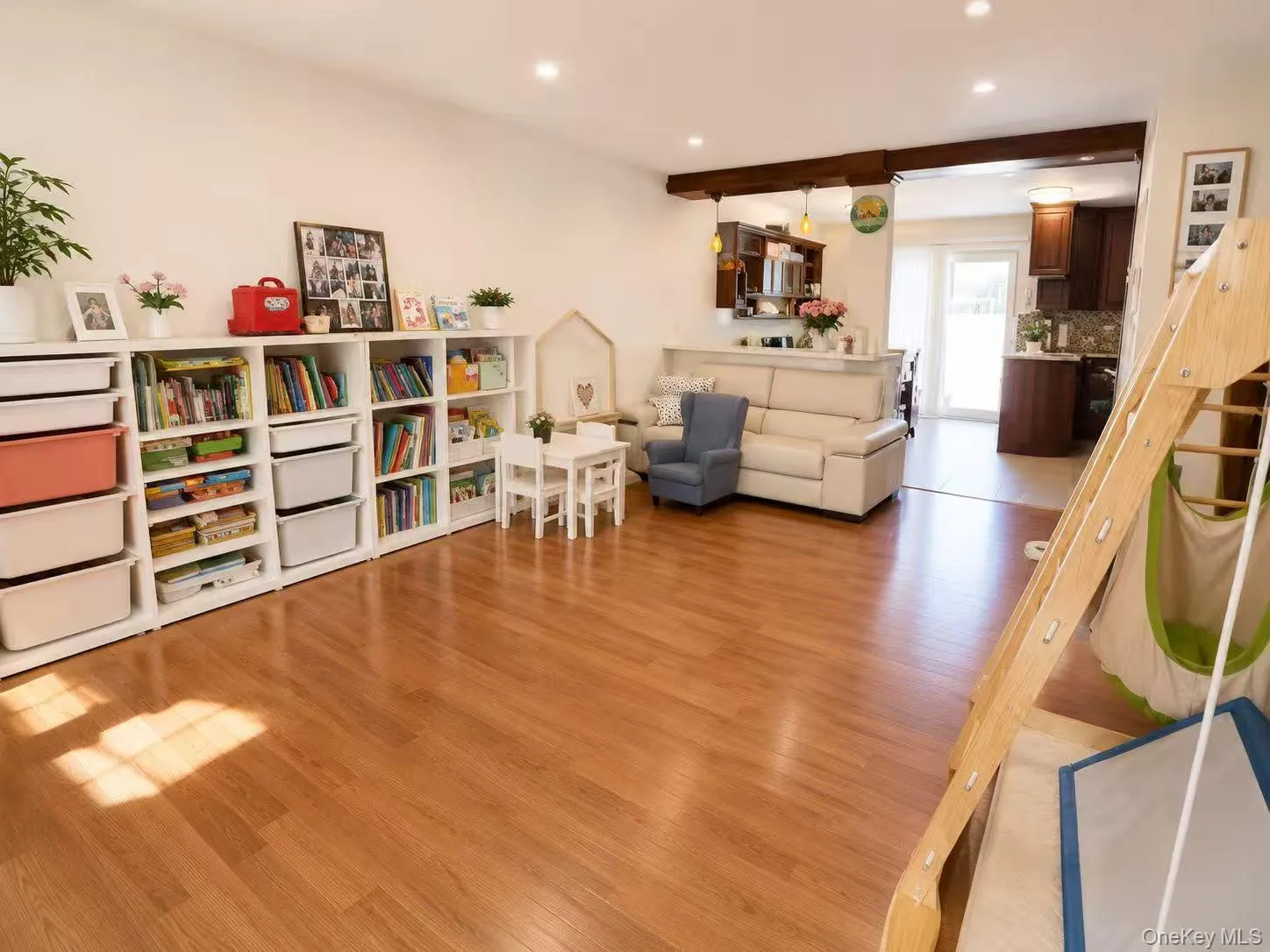 6337 Douglaston Parkway, New York, NY, 4 Bedrooms Bedrooms, 7 Rooms Rooms,2 BathroomsBathrooms,Residential,For Rent,Douglaston,0,1029149 6337 Douglaston Parkway, New York, NY, 4 Bedrooms Bedrooms, 7 Rooms Rooms,2 BathroomsBathrooms,Residential,For Rent,Douglaston,0,1029149