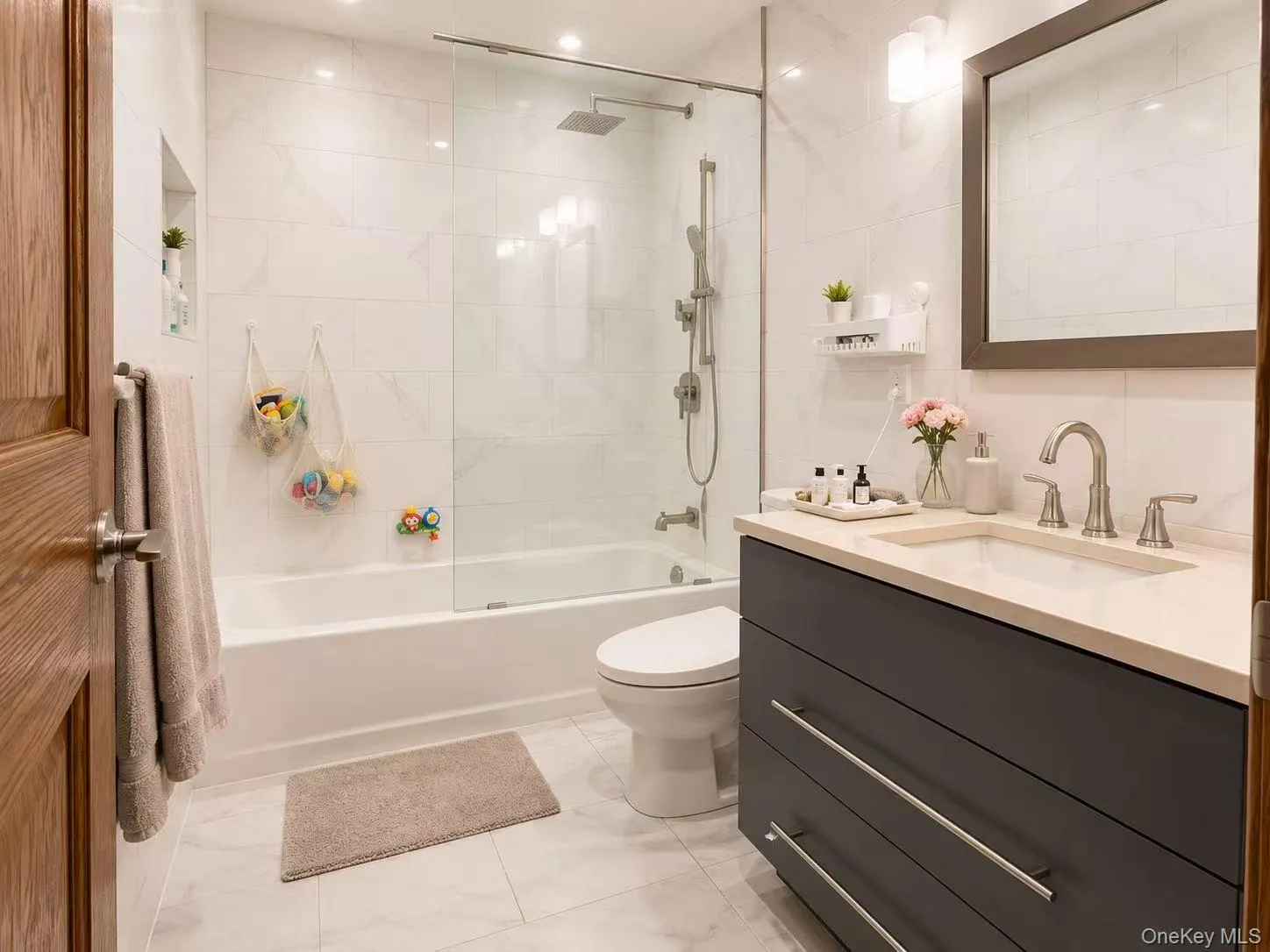 6337 Douglaston Parkway, New York, NY, 4 Bedrooms Bedrooms, 7 Rooms Rooms,2 BathroomsBathrooms,Residential,For Rent,Douglaston,0,1029149 6337 Douglaston Parkway, New York, NY, 4 Bedrooms Bedrooms, 7 Rooms Rooms,2 BathroomsBathrooms,Residential,For Rent,Douglaston,0,1029149