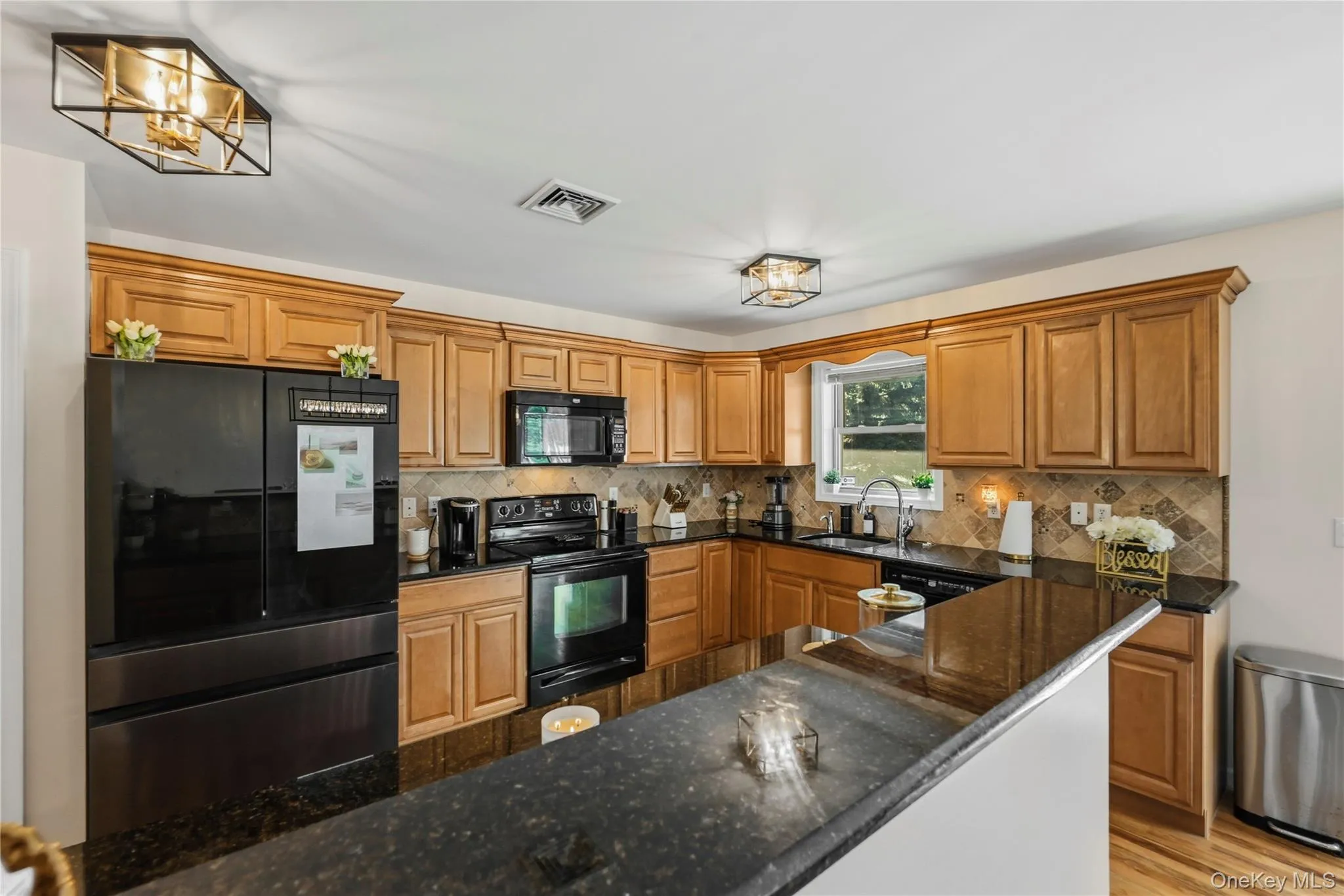 18 Hickory Place, Middletown, NY, 3 Bedrooms Bedrooms, 6 Rooms Rooms,2 BathroomsBathrooms,Residential,For Rent,Hickory,0,1029150 18 Hickory Place, Middletown, NY, 3 Bedrooms Bedrooms, 6 Rooms Rooms,2 BathroomsBathrooms,Residential,For Rent,Hickory,0,1029150