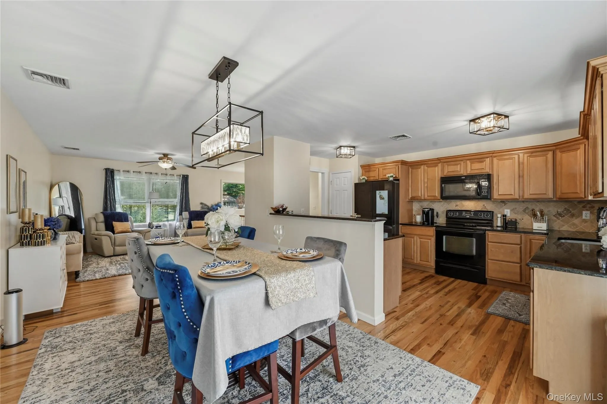 18 Hickory Place, Middletown, NY, 3 Bedrooms Bedrooms, 6 Rooms Rooms,2 BathroomsBathrooms,Residential,For Rent,Hickory,0,1029150 18 Hickory Place, Middletown, NY, 3 Bedrooms Bedrooms, 6 Rooms Rooms,2 BathroomsBathrooms,Residential,For Rent,Hickory,0,1029150