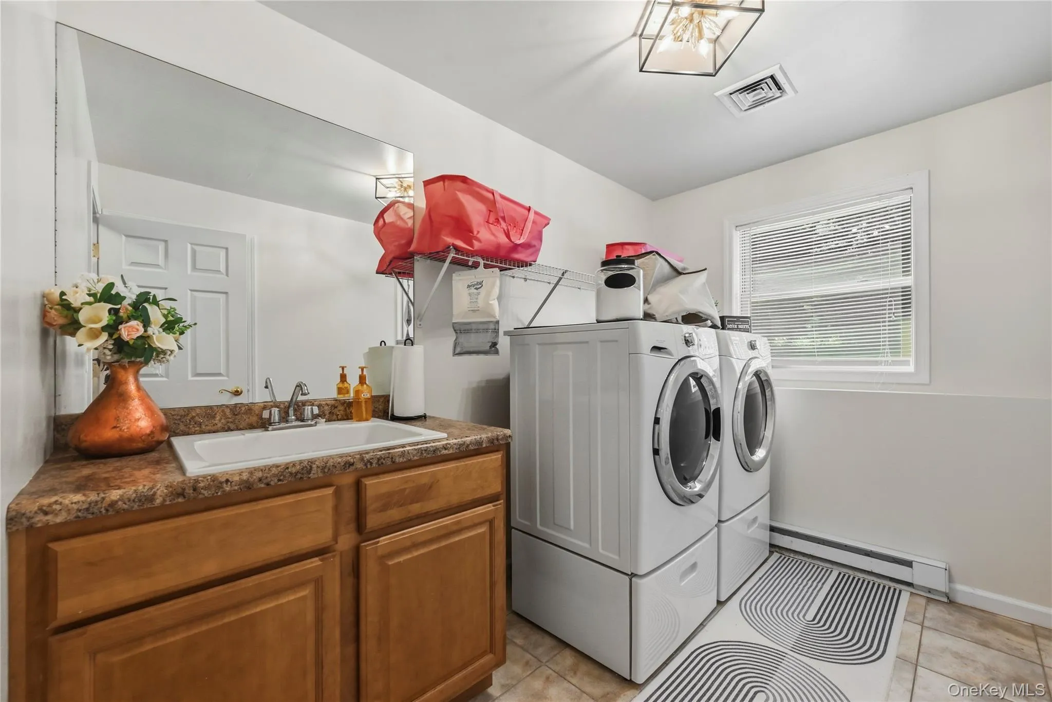 18 Hickory Place, Middletown, NY, 3 Bedrooms Bedrooms, 6 Rooms Rooms,2 BathroomsBathrooms,Residential,For Rent,Hickory,0,1029150 18 Hickory Place, Middletown, NY, 3 Bedrooms Bedrooms, 6 Rooms Rooms,2 BathroomsBathrooms,Residential,For Rent,Hickory,0,1029150