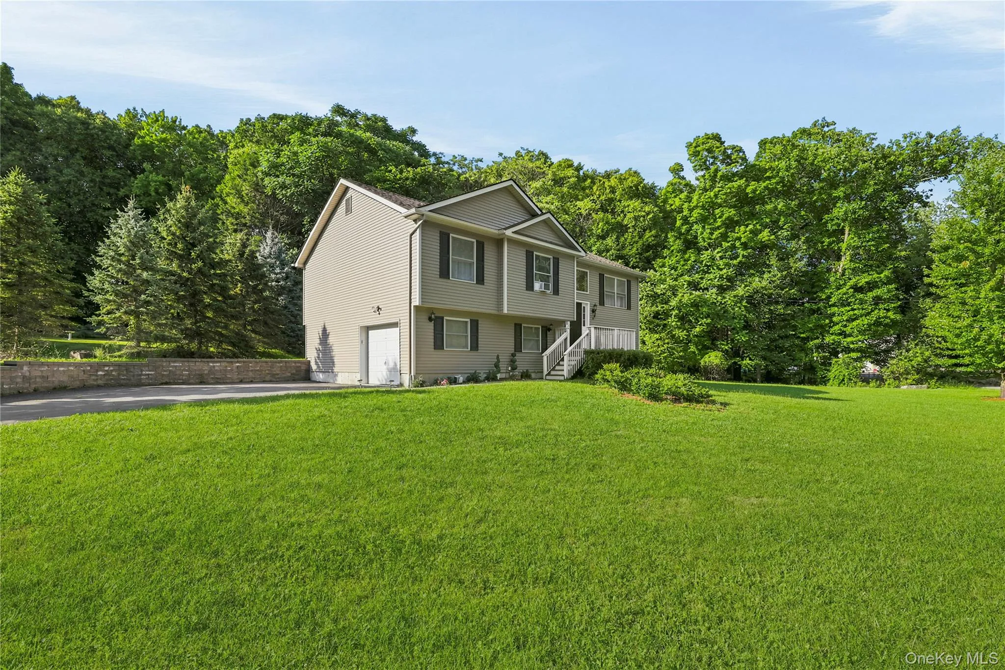 18 Hickory Place, Middletown, NY, 3 Bedrooms Bedrooms, 6 Rooms Rooms,2 BathroomsBathrooms,Residential,For Rent,Hickory,0,1029150 18 Hickory Place, Middletown, NY, 3 Bedrooms Bedrooms, 6 Rooms Rooms,2 BathroomsBathrooms,Residential,For Rent,Hickory,0,1029150