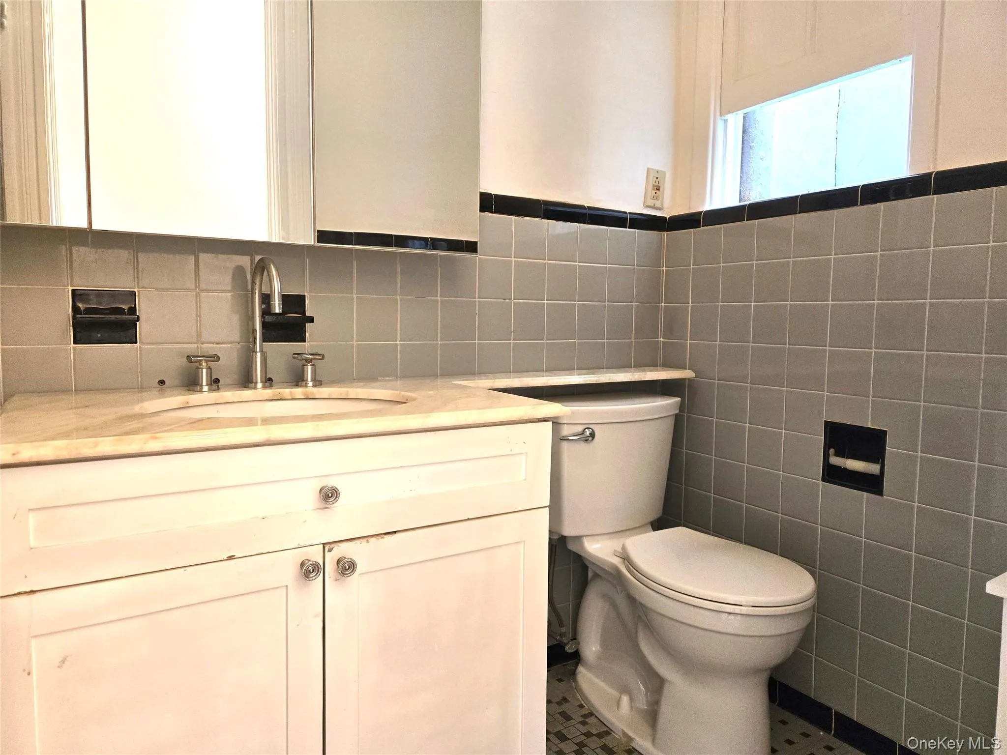 5936 Woodbine Street, New York, NY, 3 Bedrooms Bedrooms, 6 Rooms Rooms,1 BathroomBathrooms,Residential Lease,For Rent,Woodbine,0,1029153 5936 Woodbine Street, New York, NY, 3 Bedrooms Bedrooms, 6 Rooms Rooms,1 BathroomBathrooms,Residential Lease,For Rent,Woodbine,0,1029153
