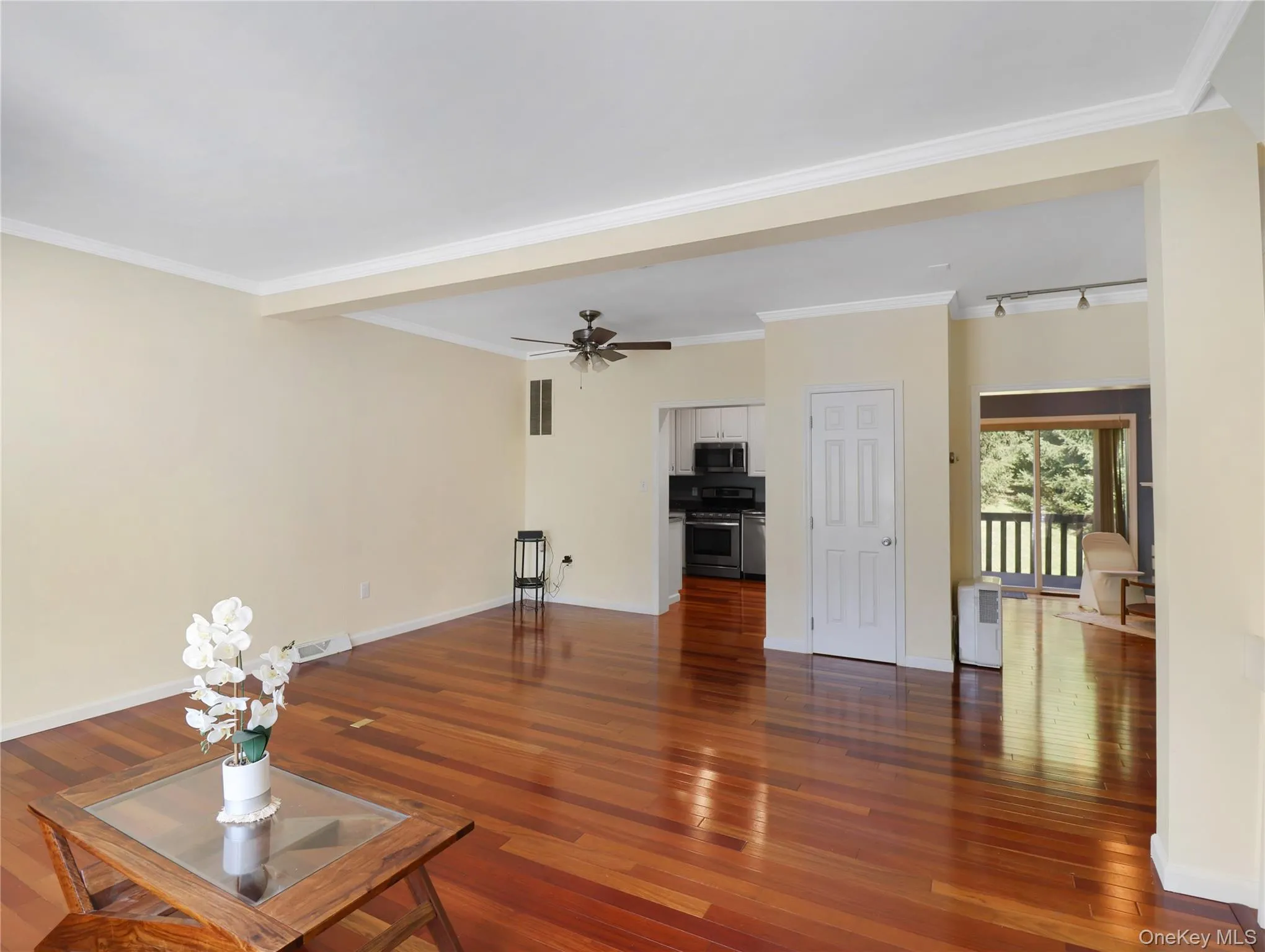 53 Leif Boulevard, Clarkstown, NY, 2 Bedrooms Bedrooms, 6 Rooms Rooms,3 BathroomsBathrooms,Residential,For Rent,Leif,0,1029154 53 Leif Boulevard, Clarkstown, NY, 2 Bedrooms Bedrooms, 6 Rooms Rooms,3 BathroomsBathrooms,Residential,For Rent,Leif,0,1029154