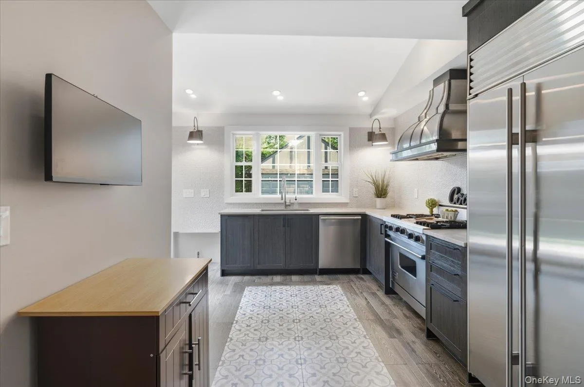 89 Poplar Street, Hempstead, NY, 5 Bedrooms Bedrooms, 7 Rooms Rooms,2 BathroomsBathrooms,Residential,For Rent,Poplar,0,1029156 89 Poplar Street, Hempstead, NY, 5 Bedrooms Bedrooms, 7 Rooms Rooms,2 BathroomsBathrooms,Residential,For Rent,Poplar,0,1029156